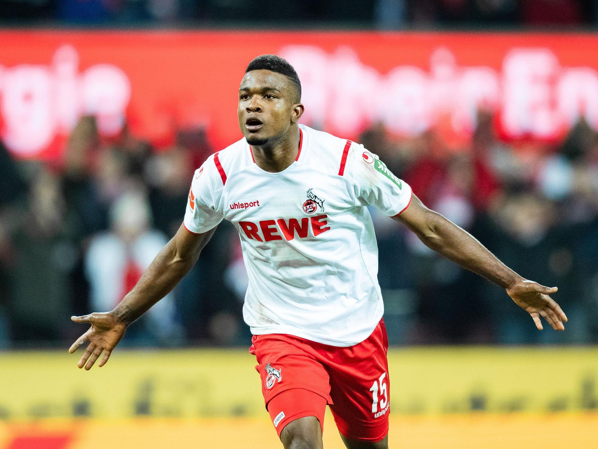 Kölns Jhon Cordoba jubelt nach seinem Treffer zum 2:0 im FC-Trikot.