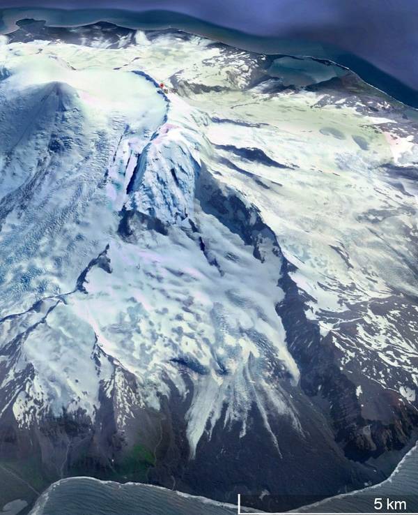 Blick auf die Insel Heard im südlichen Indischen Ozean, etwa 1500 Kilometer nördlich der Ostantarktis, mit seinem Vulkan Big Ben.