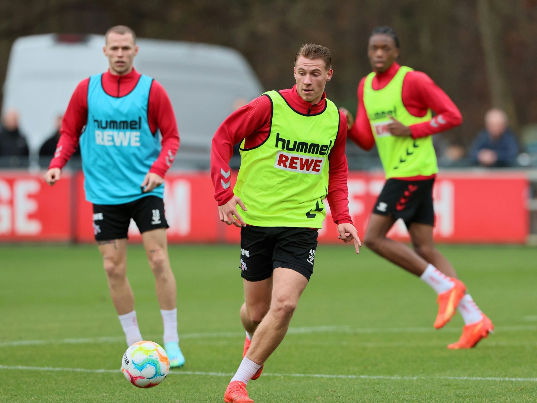 Joshua Schwirten im Training des 1. FC Köln.