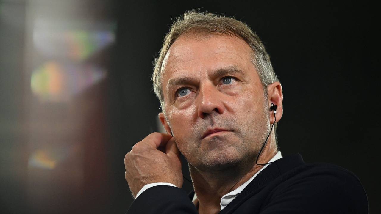 Deutschlands Bundestrainer Hansi Flick spricht nach dem Spiel gegen Kolumbien.