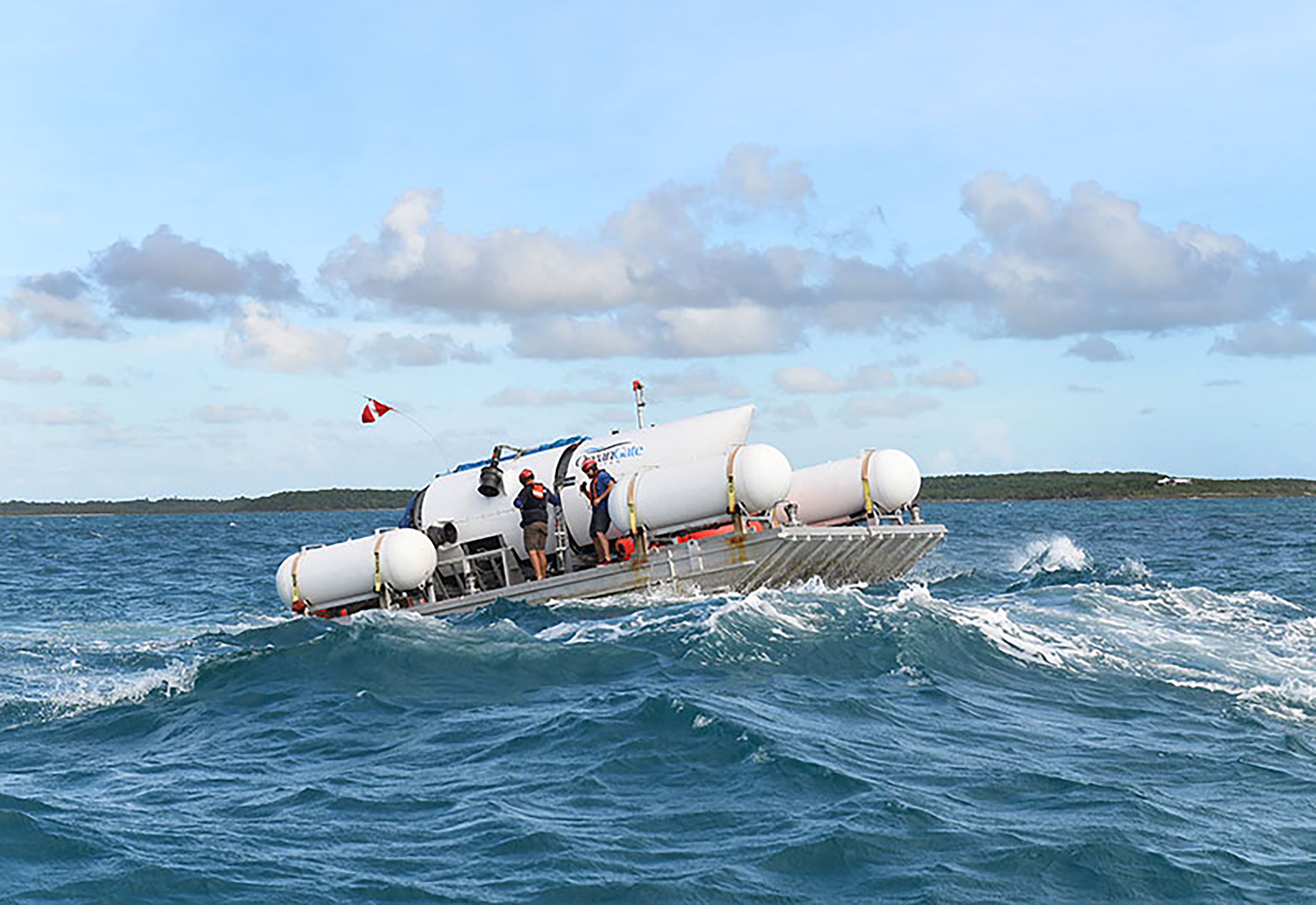 Dieses undatierte, von „OceanGate Expeditions“ herausgegebene Foto zeigt das Tauchboot „Titan“, mit dem die Wrackstelle der Titanic besucht wird.