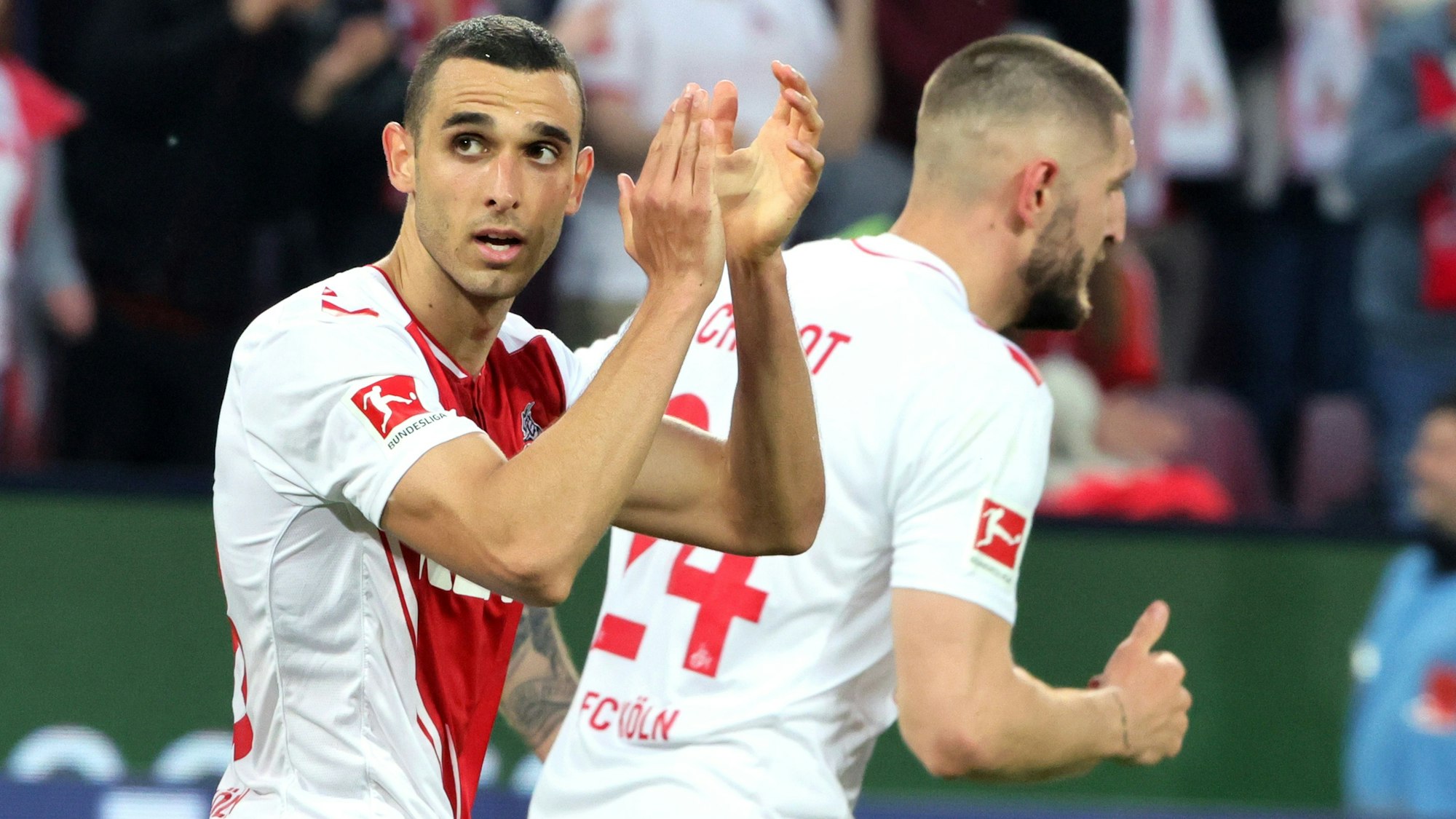 Ellyes Skhiri klatscht.