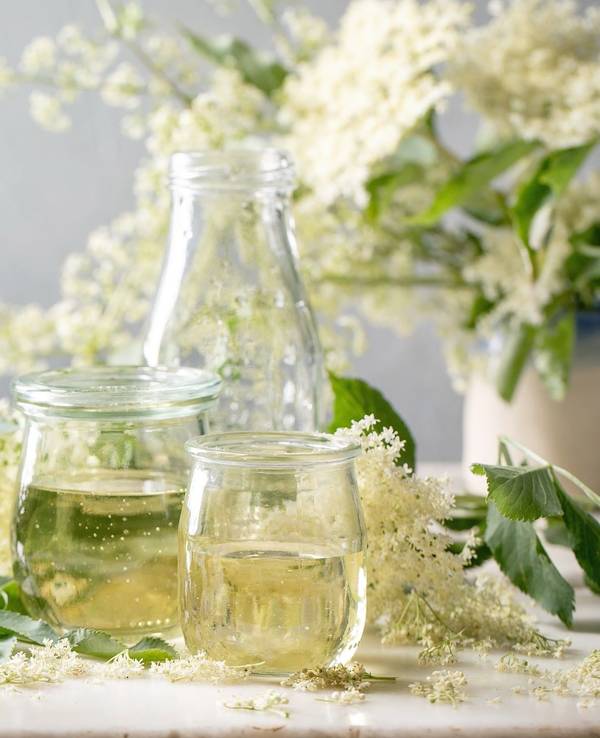 Holunderblütensirup.