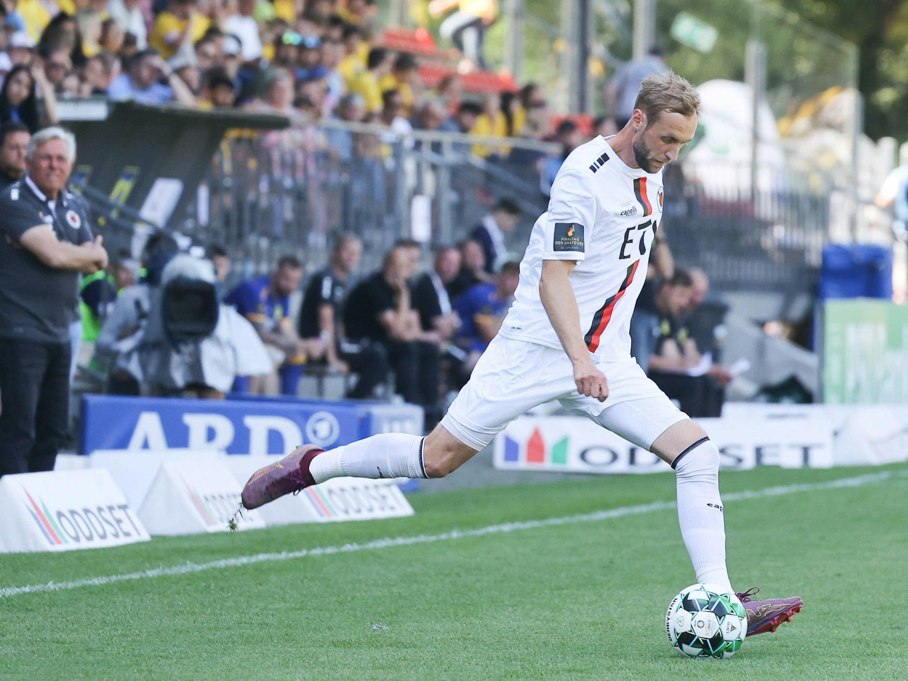 Marcel Risse (Viktoria Köln) im Pokal gegen den 1. FC Düren.