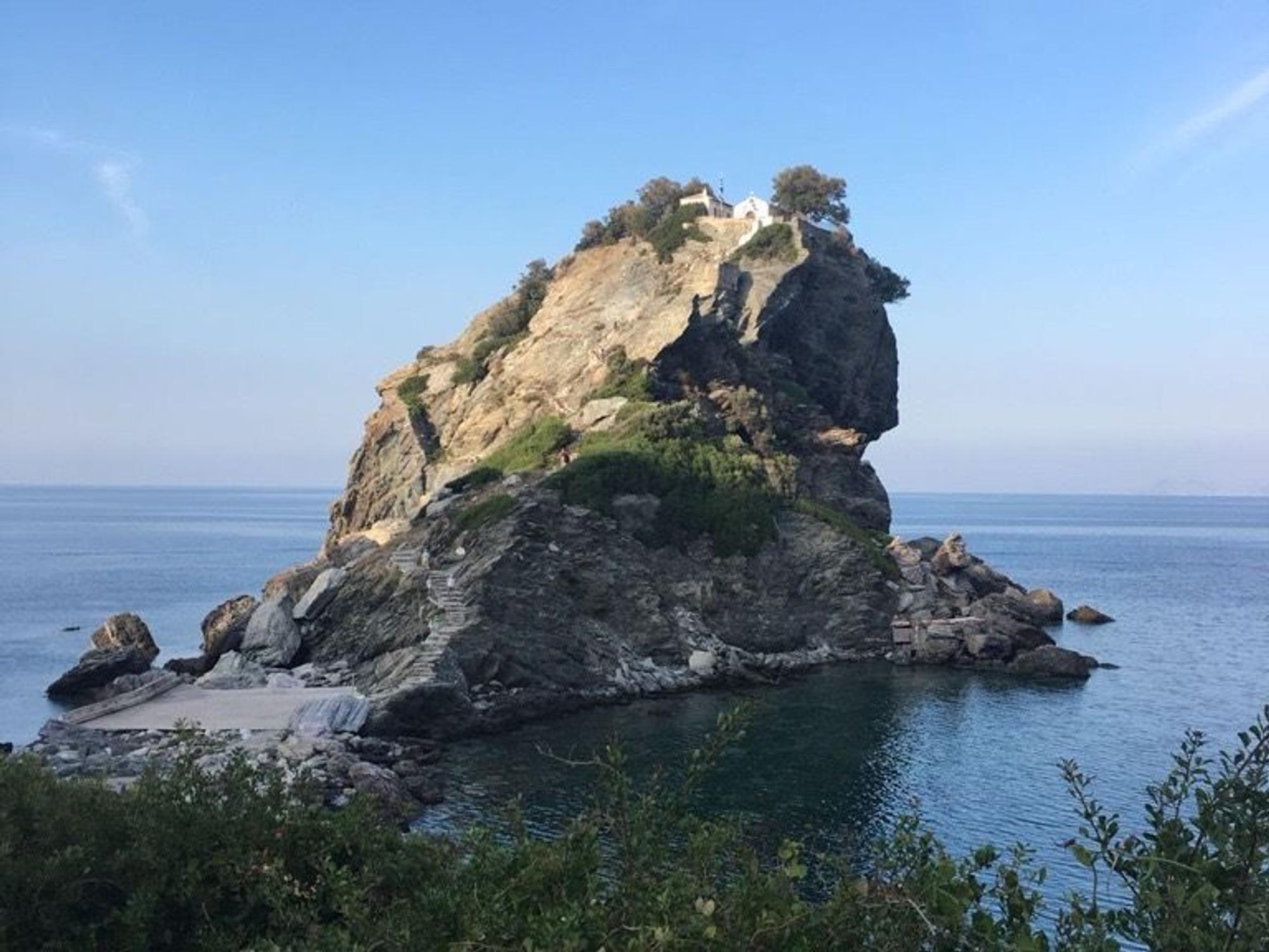 Ein Felsen im Meer