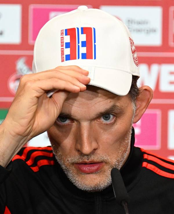 Bayerns Trainer Thomas Tuchel auf der Pressekonferenz nach dem Gewinn der 33. deutschen Meisterschaft.