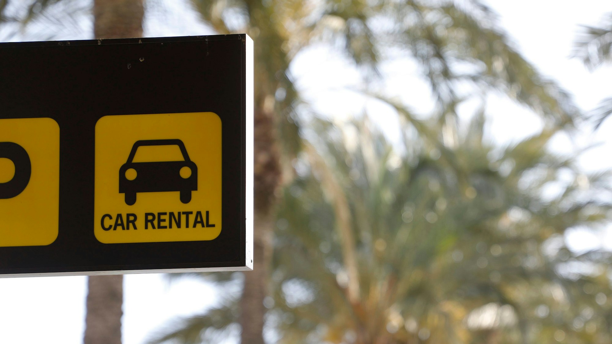 Ein Autovermietungsschild auf Mallorca