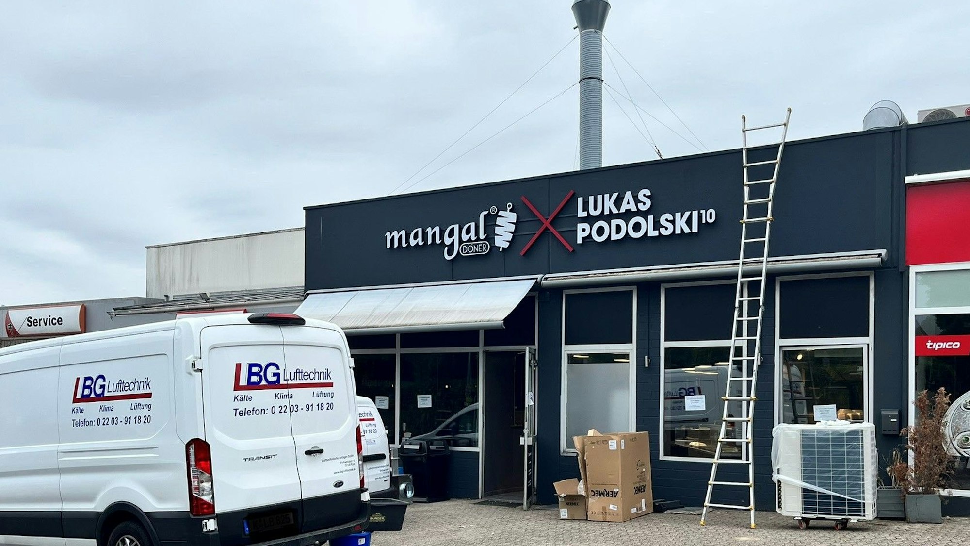 Die Döner-Filiale von Lukas Podolski in Pulheim-Stommeln.