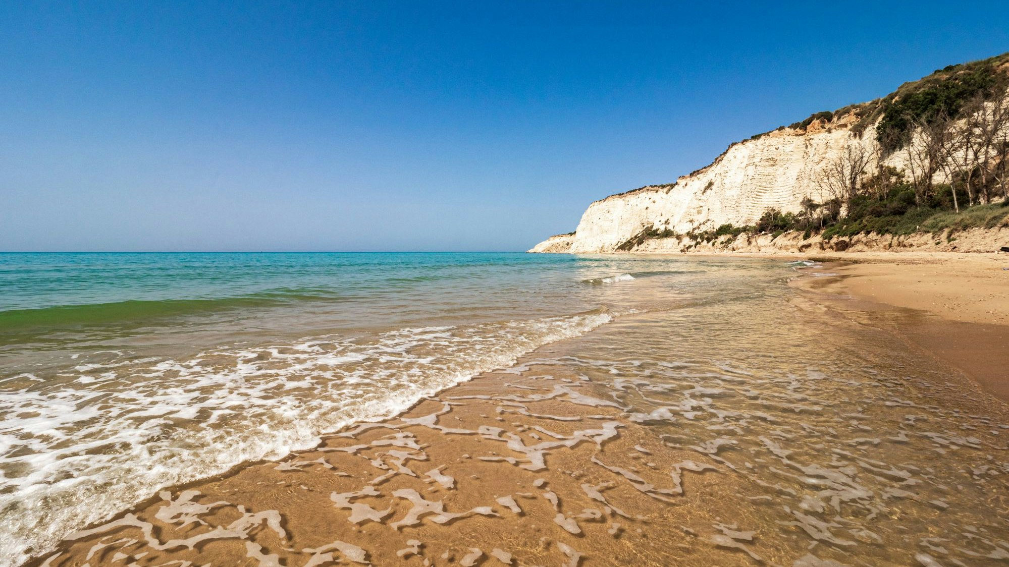 Auf dem Foto sieht man den Strand Eraclea Minoa.