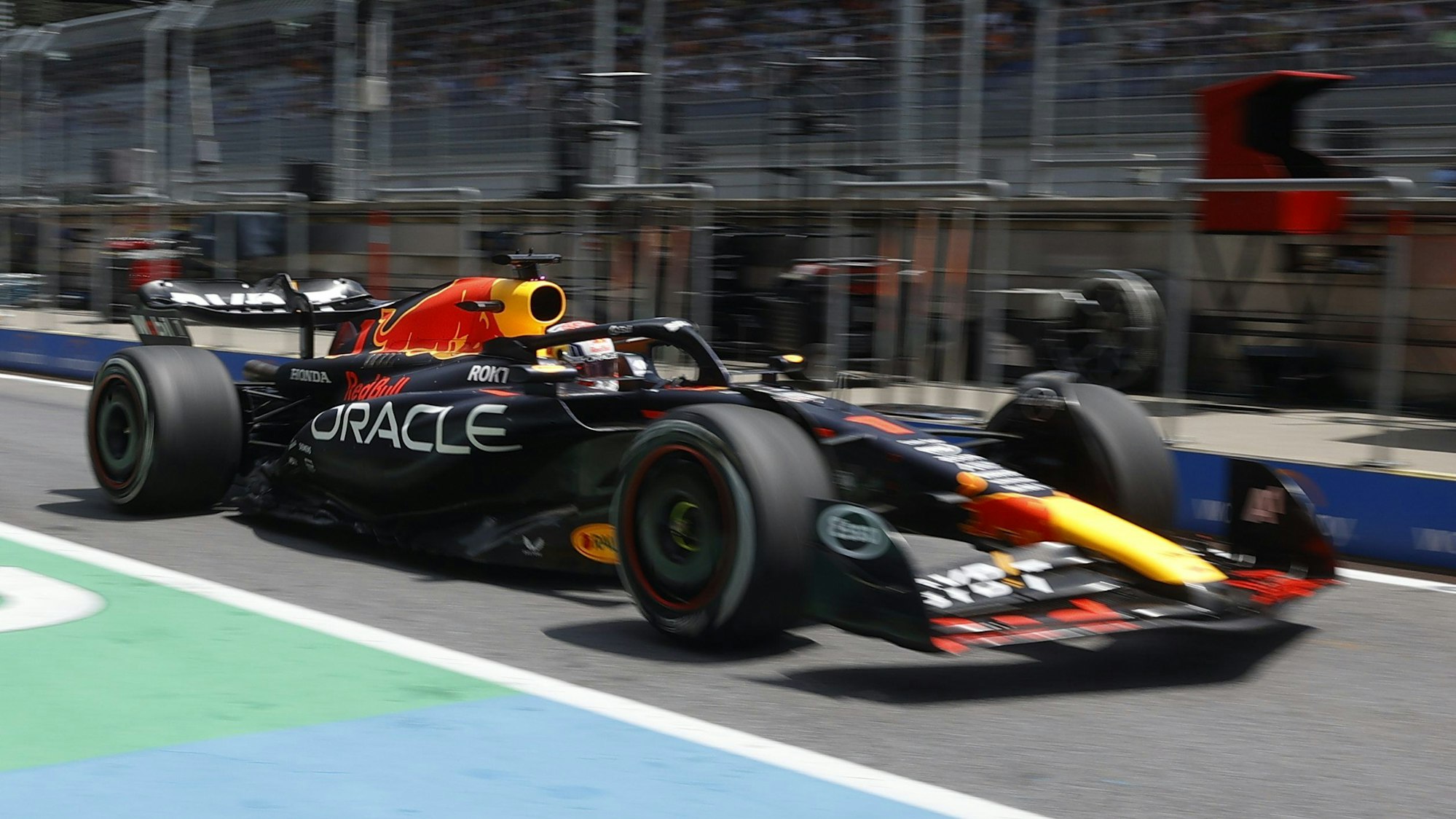 Max Verstappen auf der Renn-Strecke.