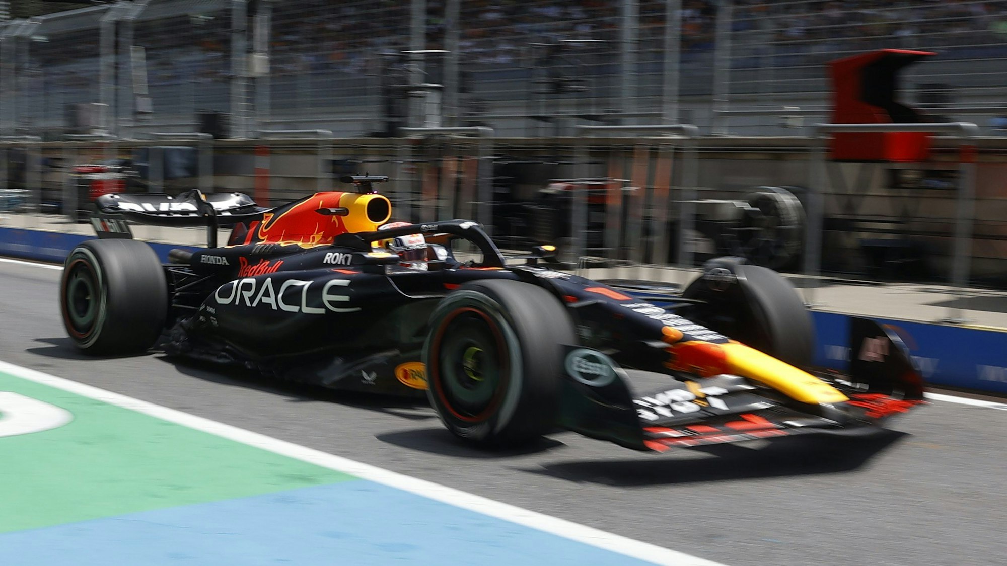 Max Verstappen auf der Renn-Strecke.