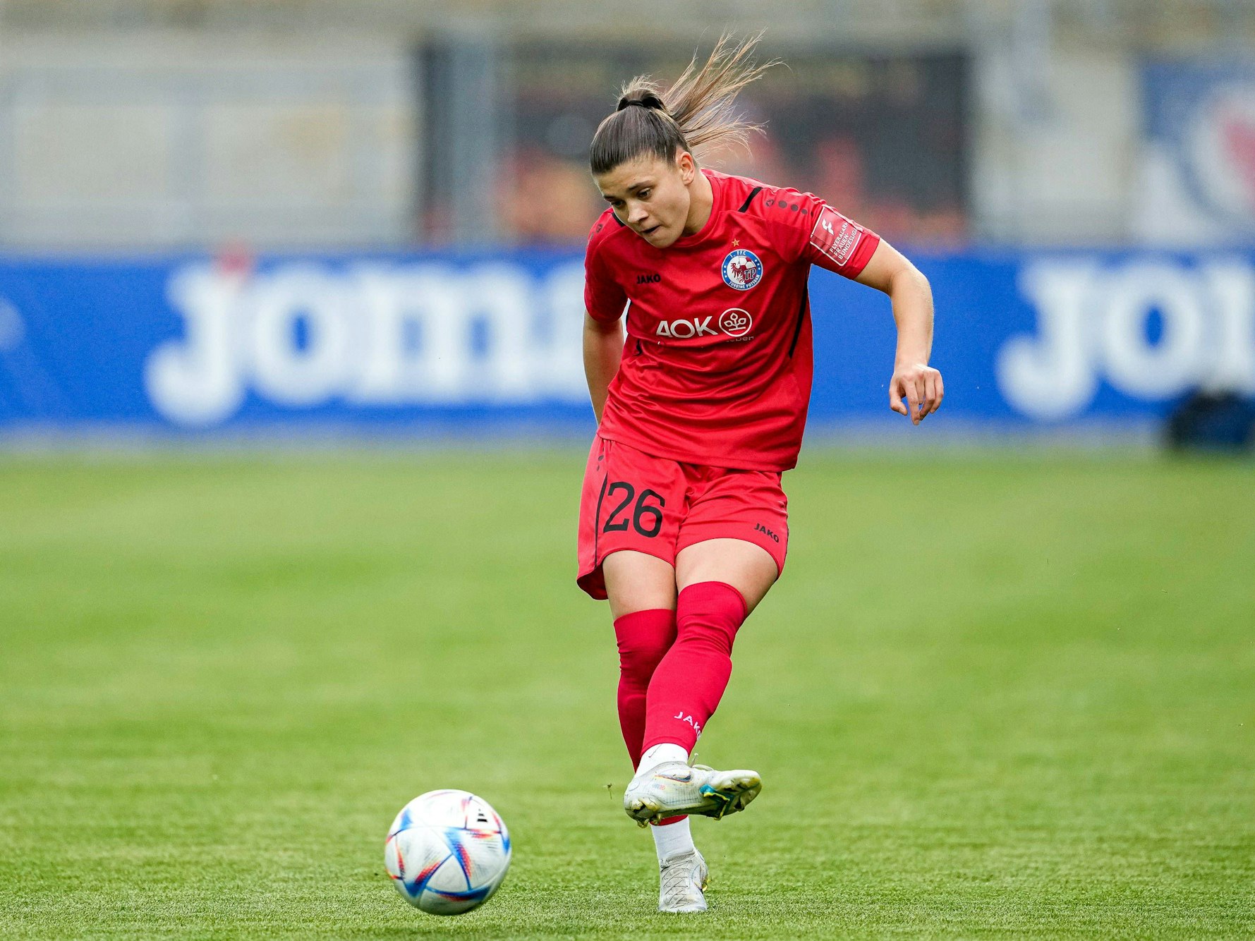 Martyna Wiankowska passt den Ball.