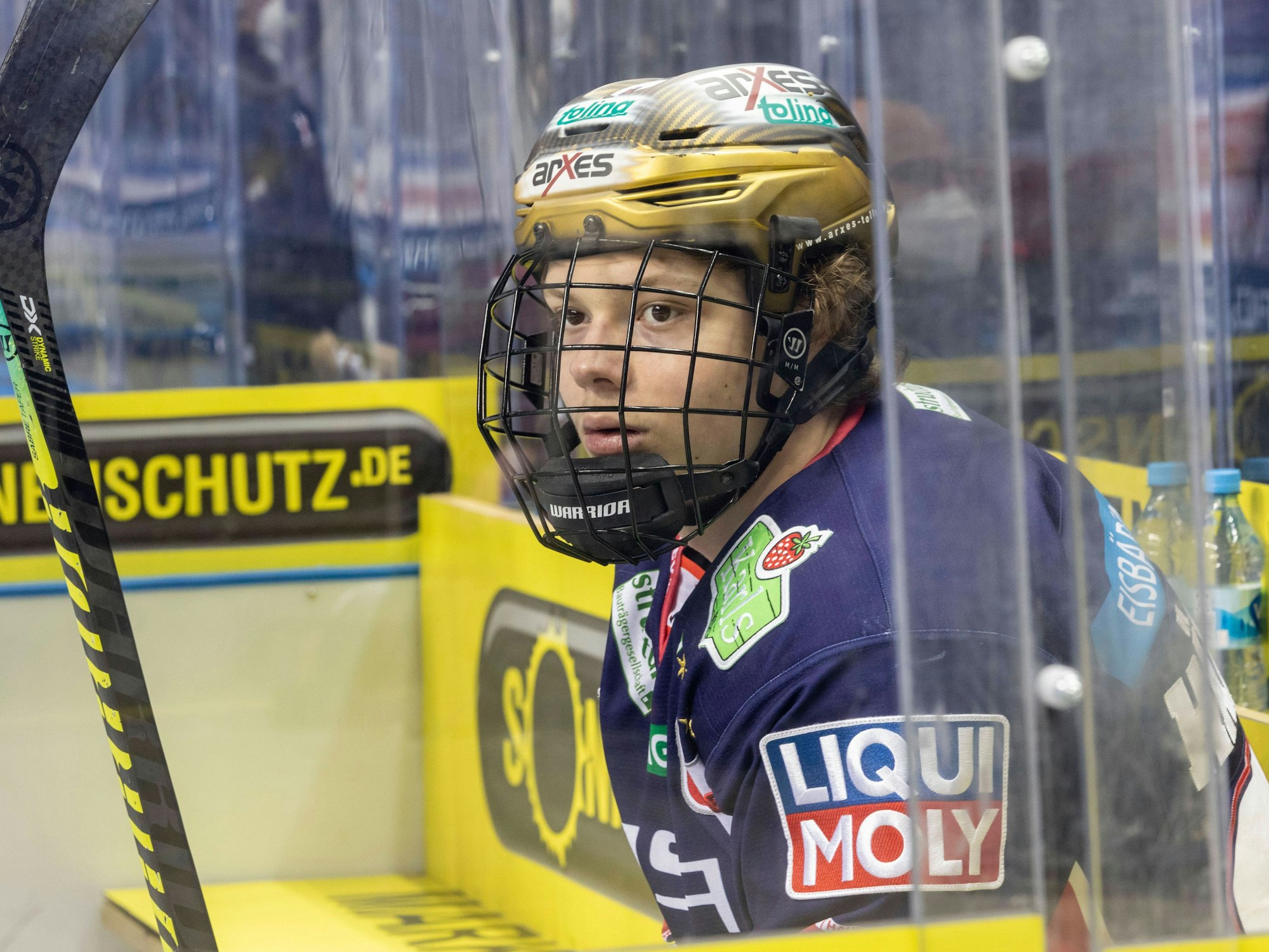 Berlins Hakon Hänelt auf der Strafbank.