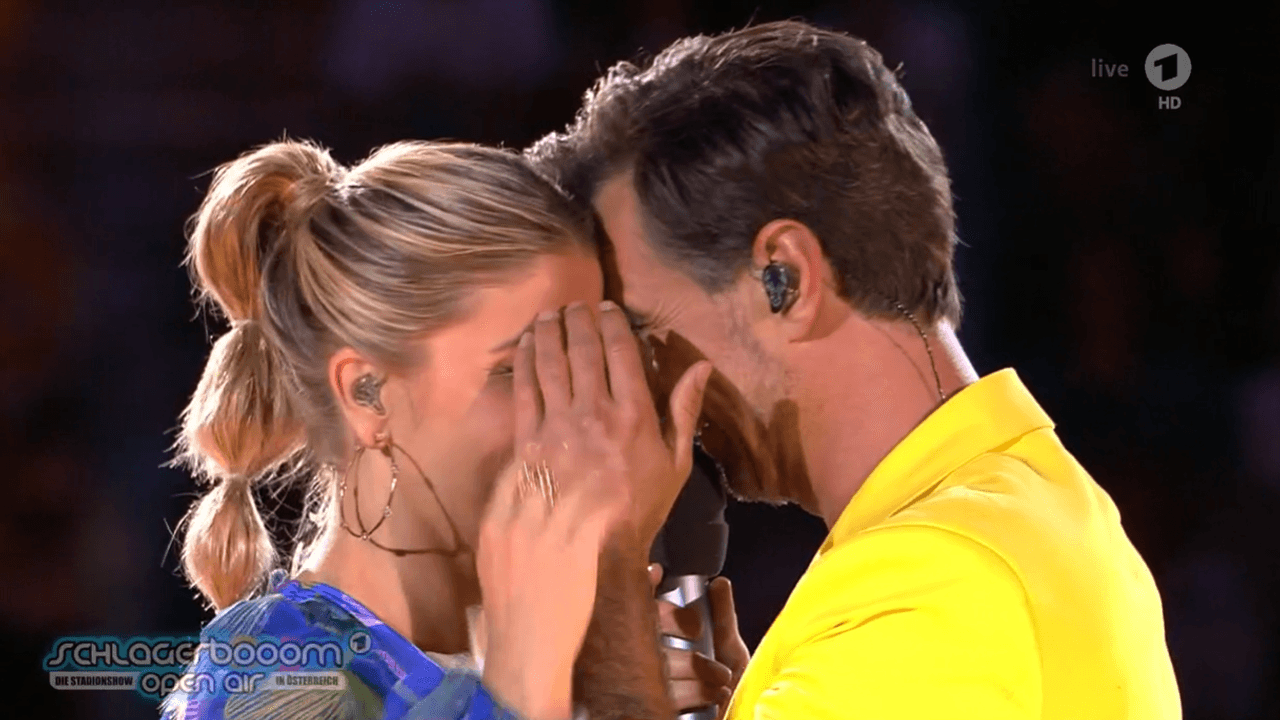 Beatrice Egli und Florian Silbereisen beim Schlagerboom 2023 in Kitzbühel, Screenshot aus dem ARD-Livestream vom 1. Juli 2023
