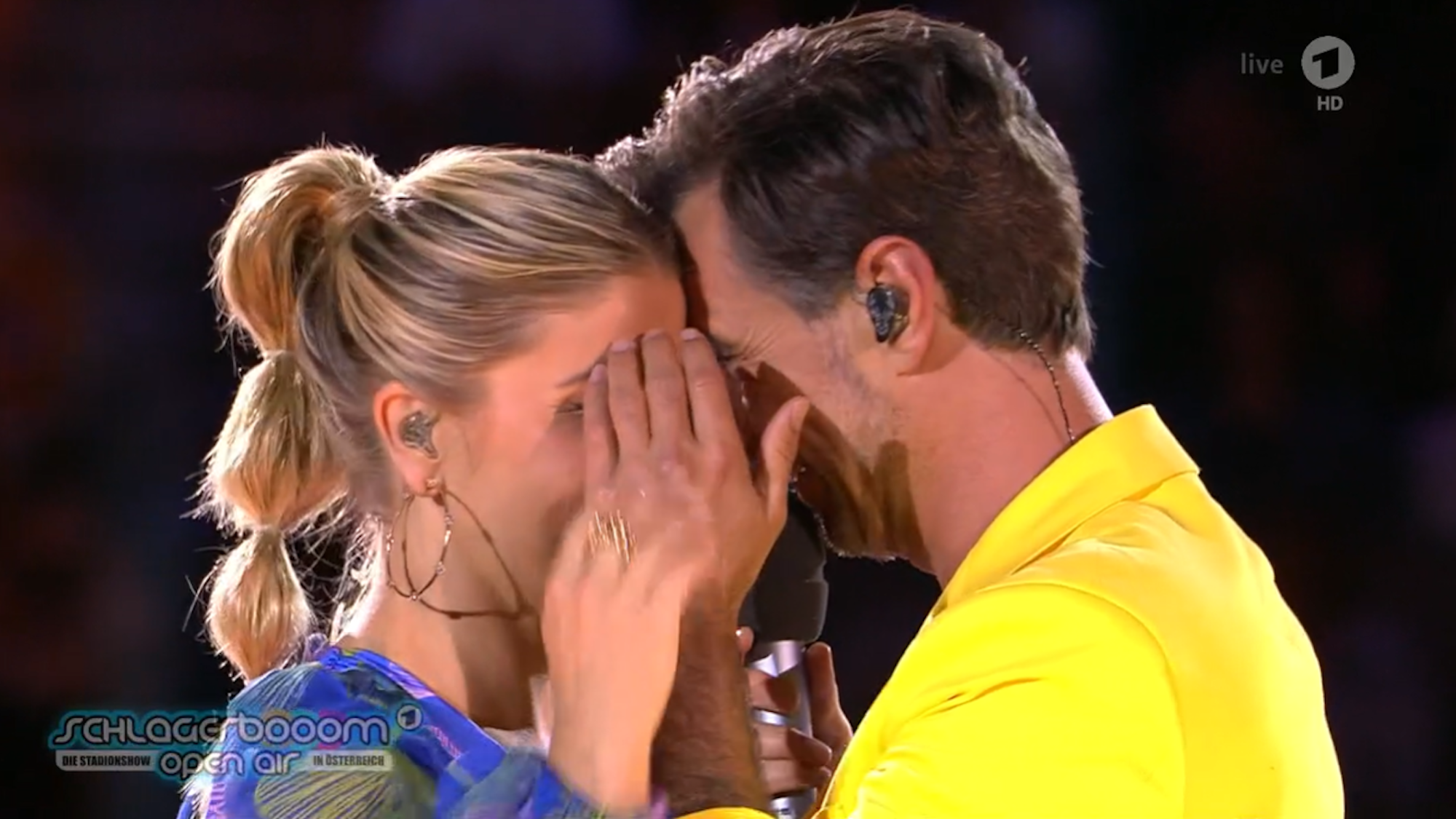 Beatrice Egli und Florian Silbereisen beim Schlagerboom 2023 in Kitzbühel, Screenshot aus dem ARD-Livestream vom 1. Juli 2023