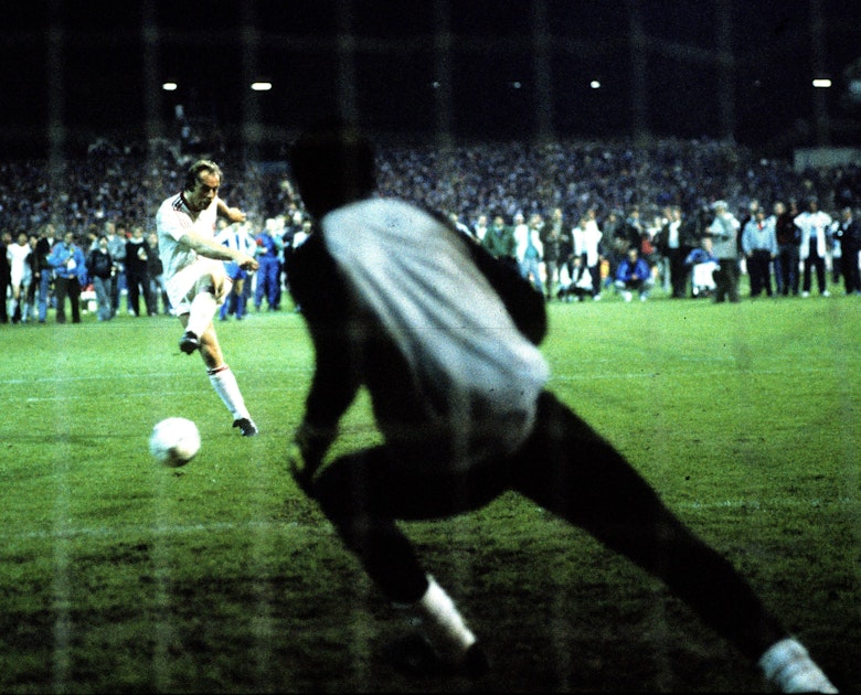 Bayers Europapokalheld Klaus „Boxer“ Täuber (†65) verstorben | Express