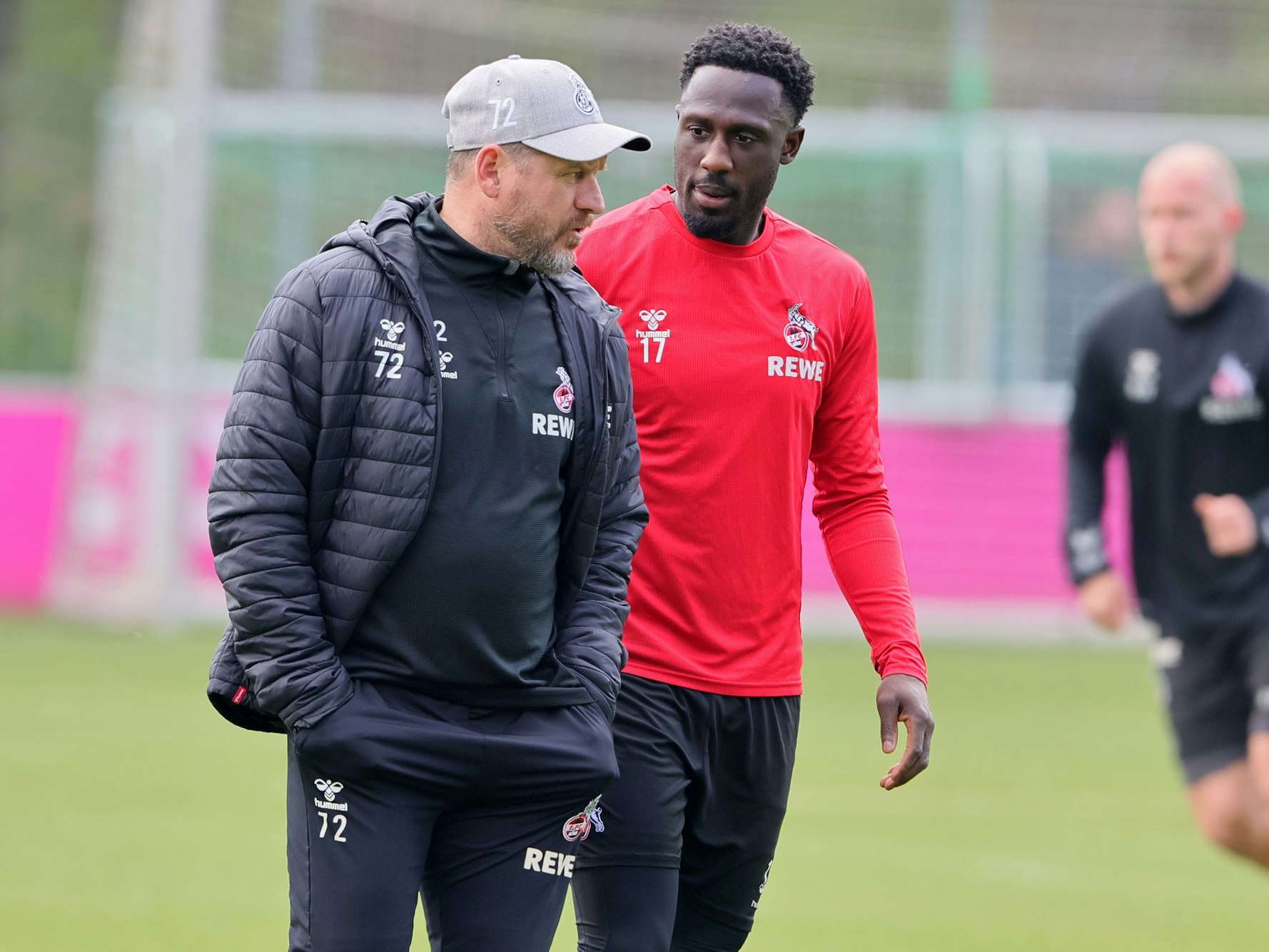 Steffen Baumgart im Gespräch mit Kingsley Schindler.