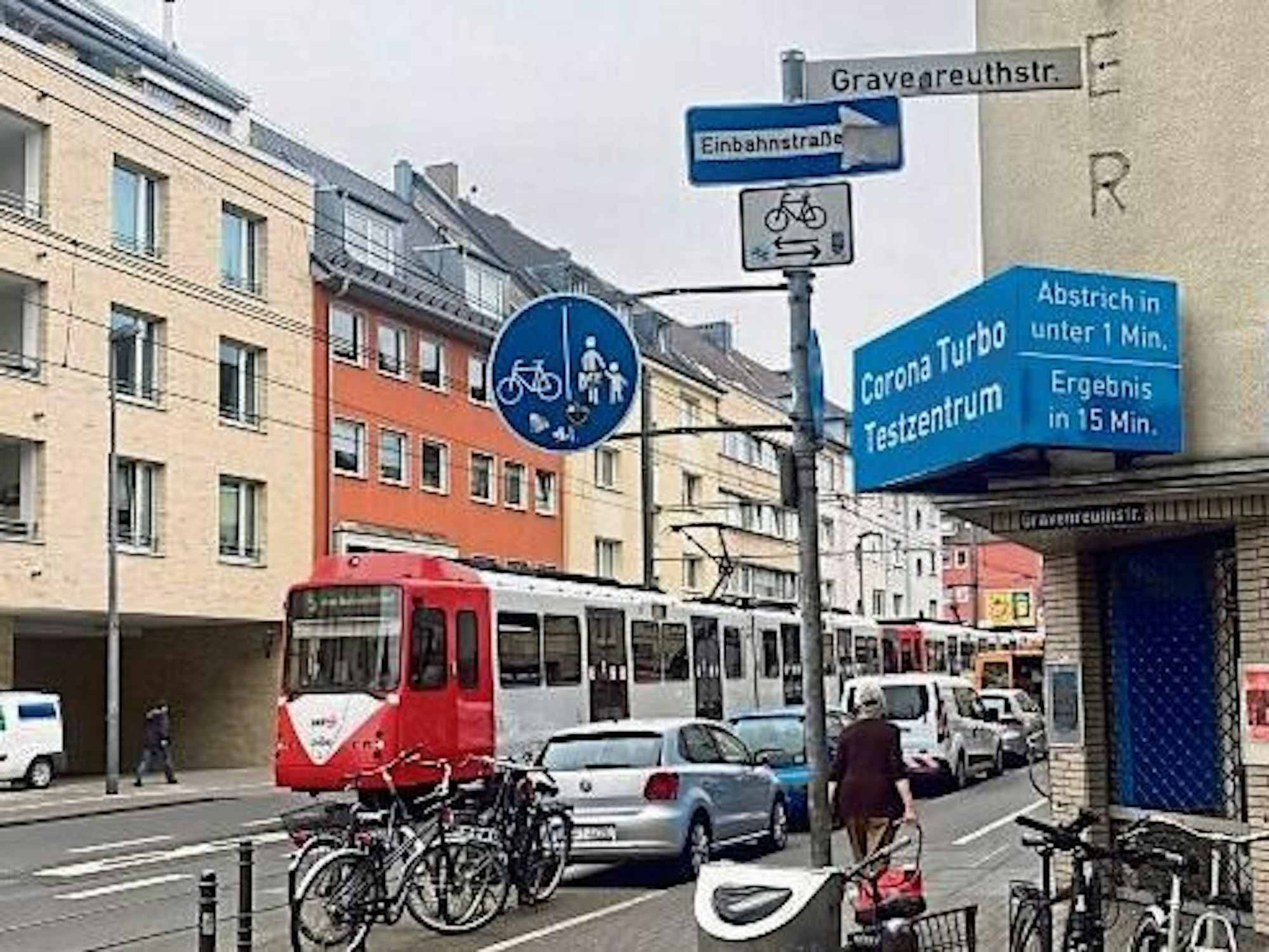 EIn Blick auf die Gravenreuthstraße/Ecke Subbelrather Straße in Ehrenfeld.