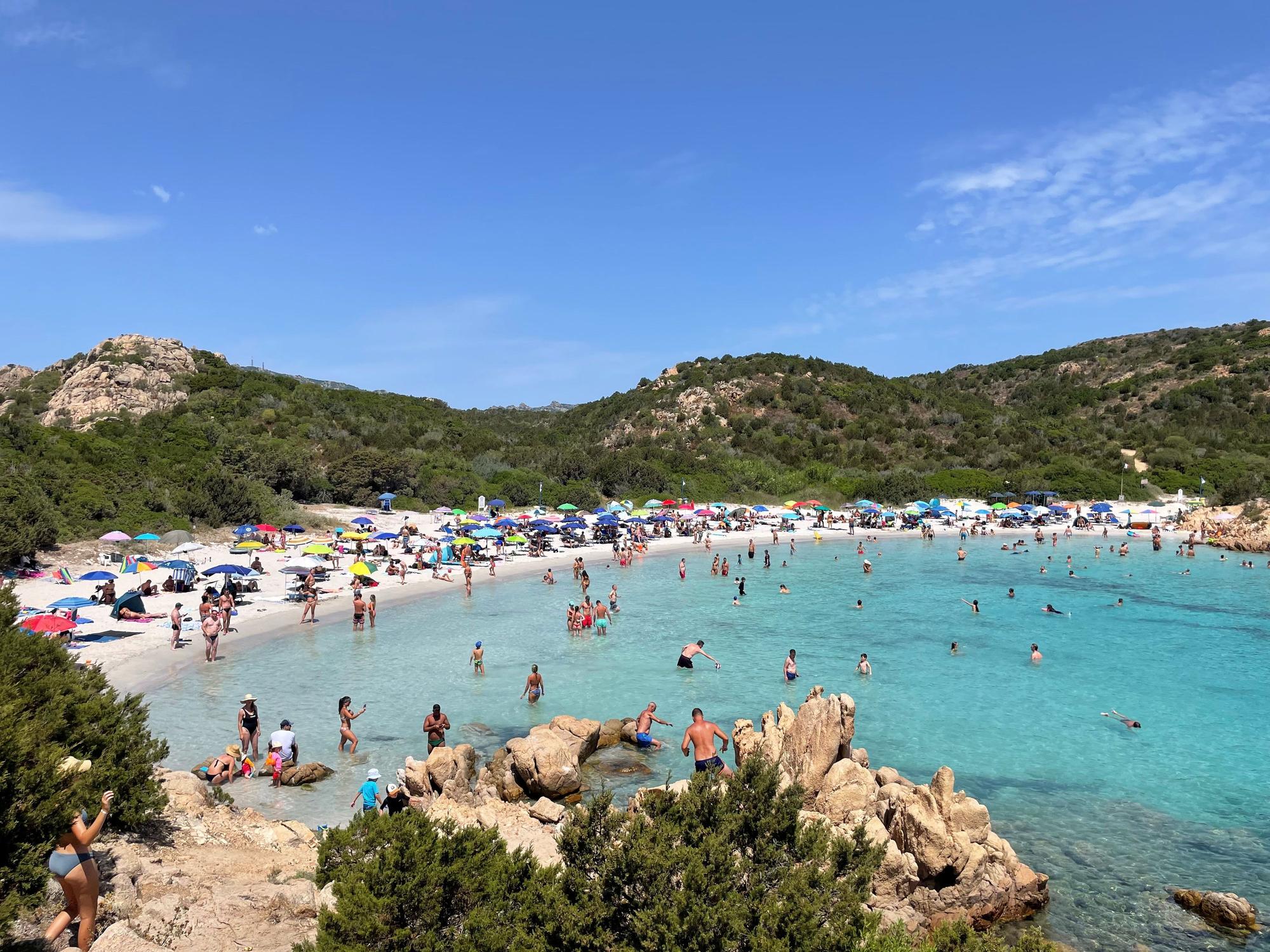 Sardinien im Juli 2022:
Blick auf die Spiaggia del Principe bei Romazzino