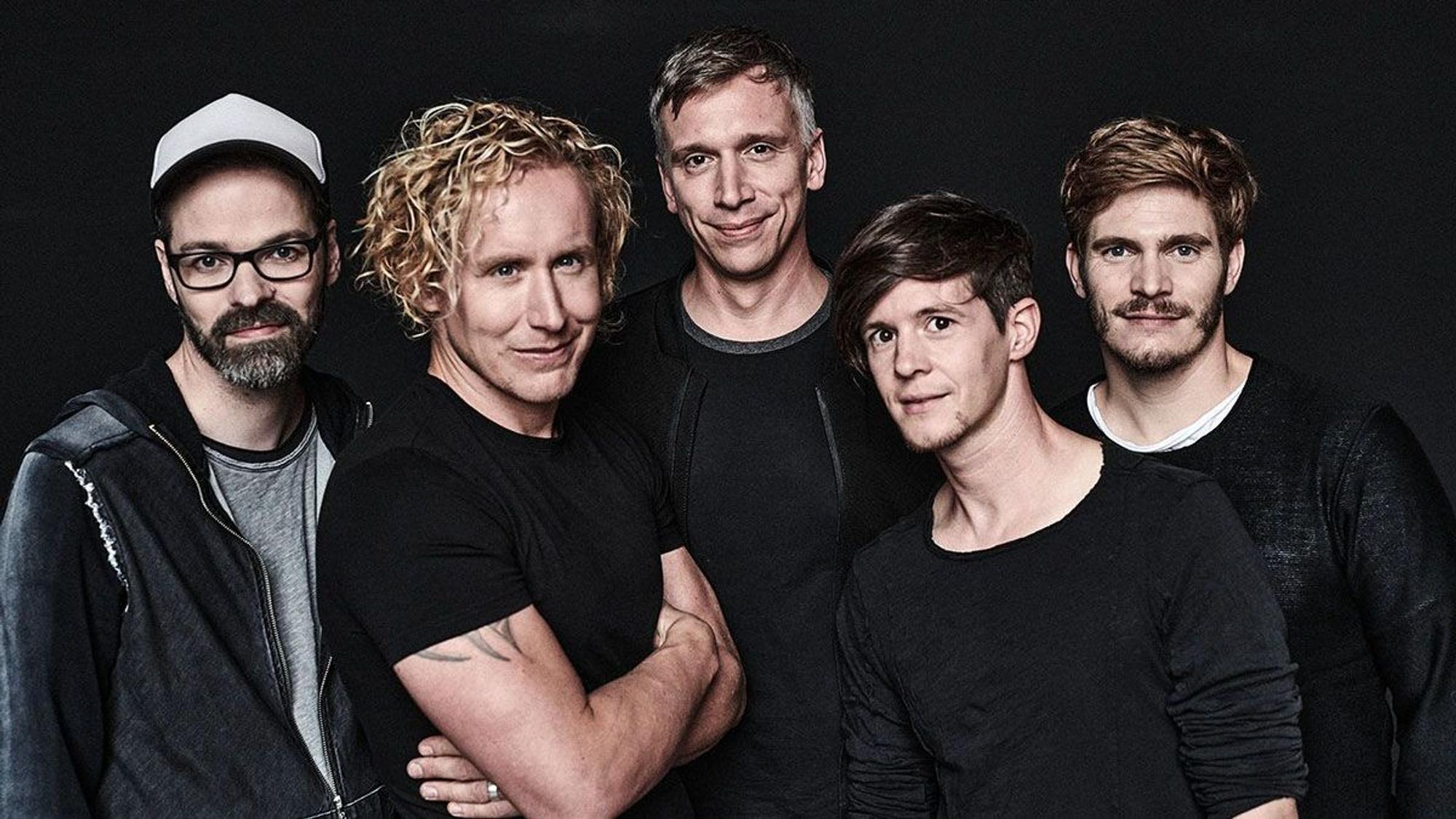 Band Foto von Kasalla. Bandmitglieder Rene Schwiers, Florian Peil, Bastian Campmann, Sebastian Wagner, Nils Plum.
