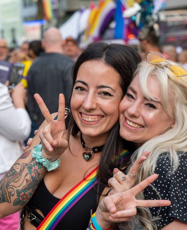 01.07.2022, Köln: ColognePride (CSD-Straßenfest) am Gürzenich. Foto: Uwe Weiser