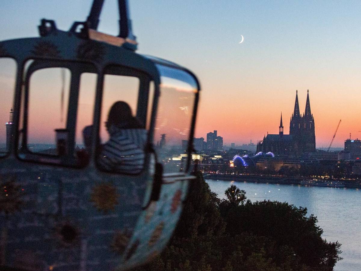 Herbstnachtfahrt der Kölner Seilbahn