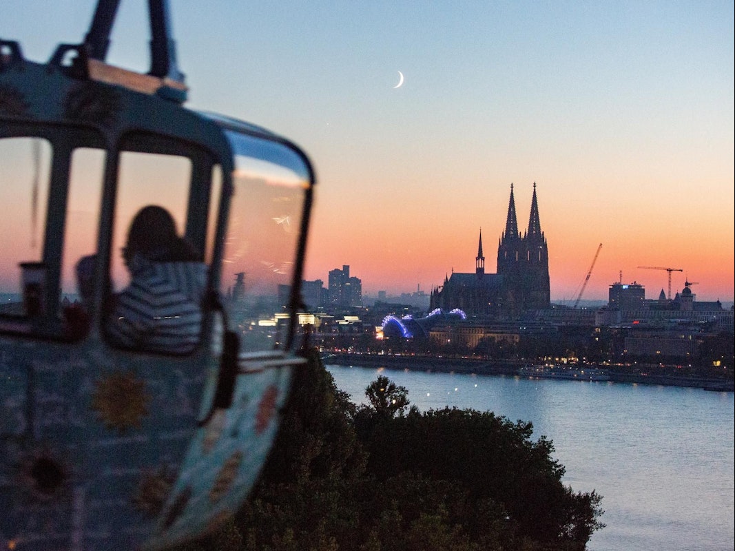 Herbstnachtfahrt der Kölner Seilbahn
