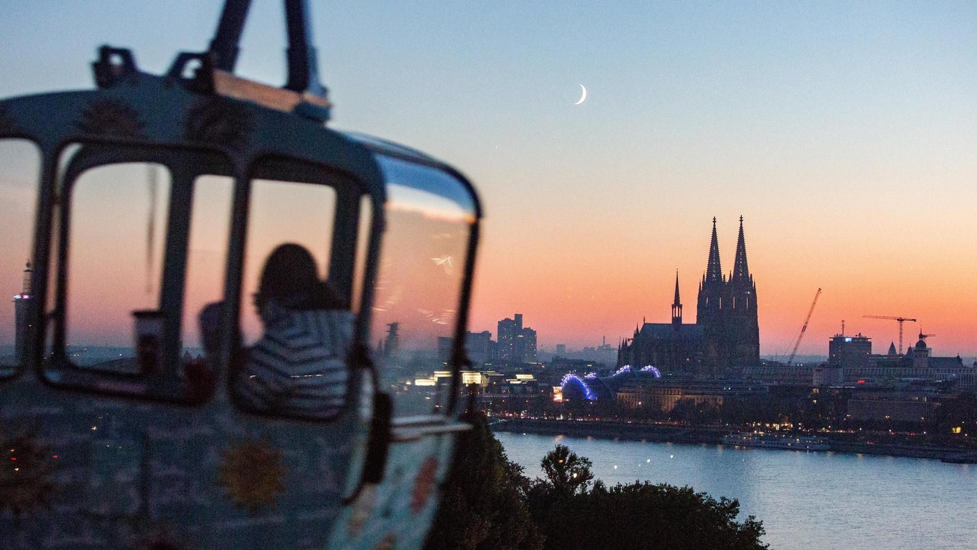 Herbstnachtfahrt der Kölner Seilbahn