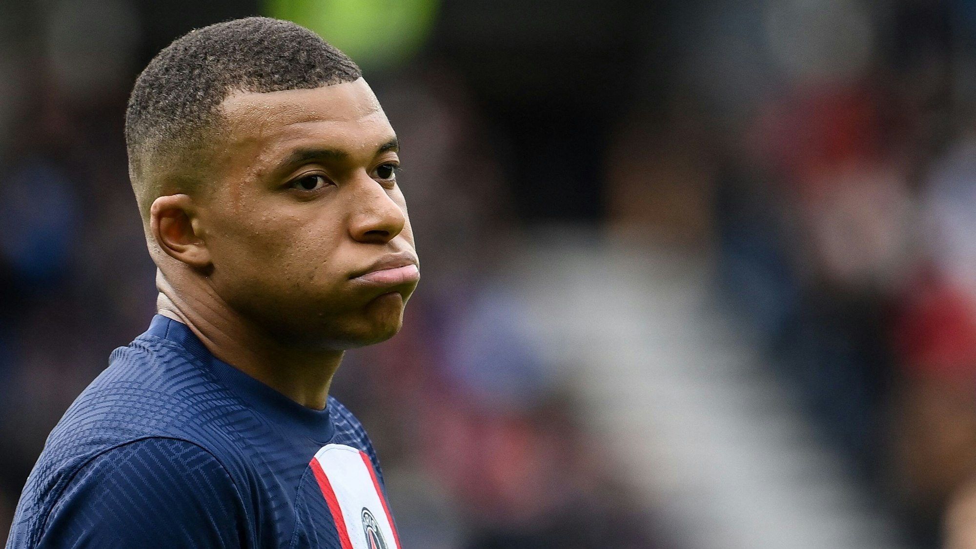Kylian Mbappé bei einem Match von PSG.