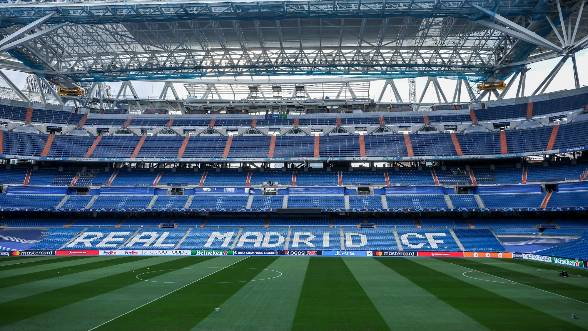Blick in das Stadion Santiago Bernabeu.