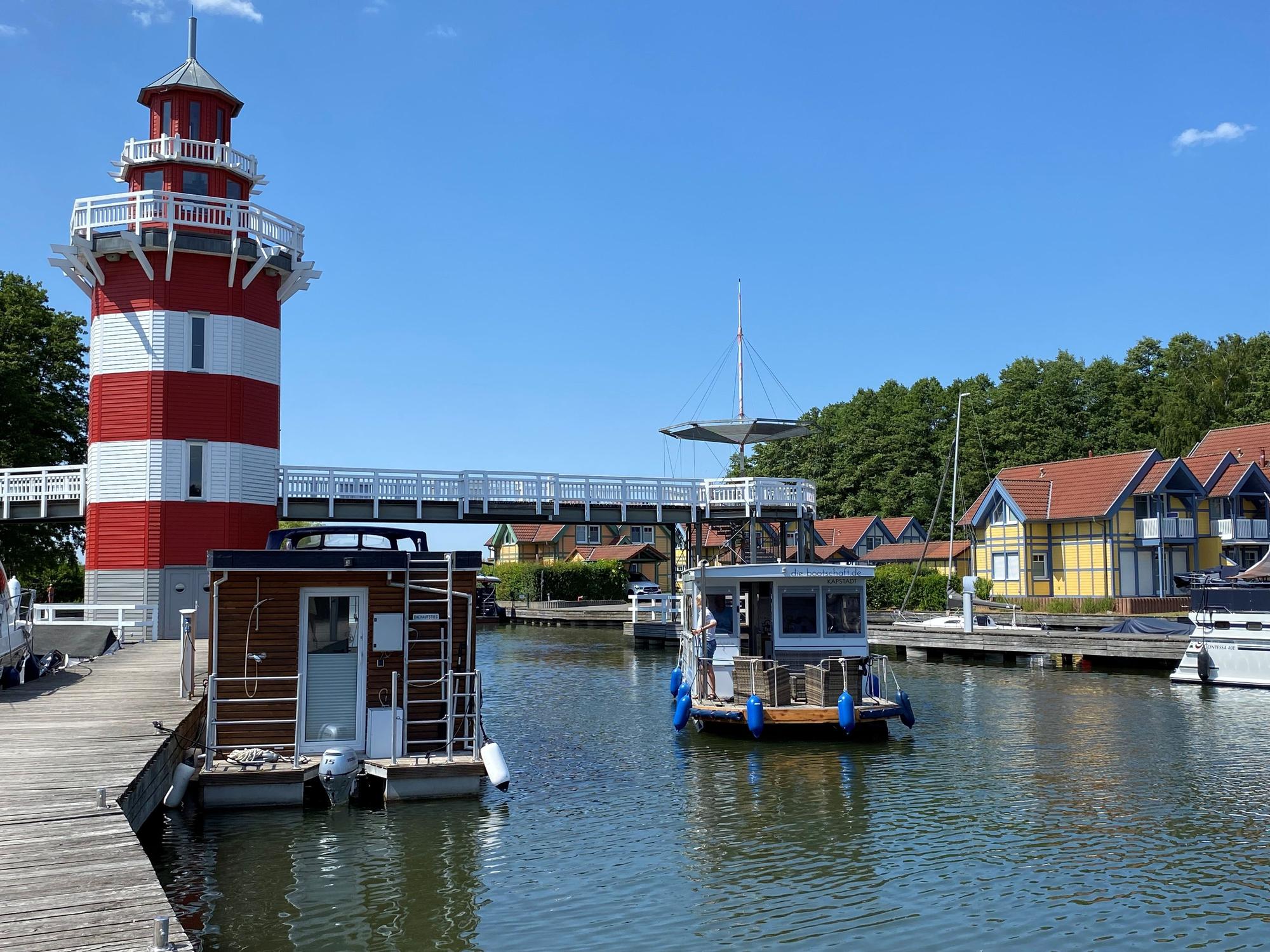 Noble Ferienhaus-Siedlung Hafendorf in Rheinsberg