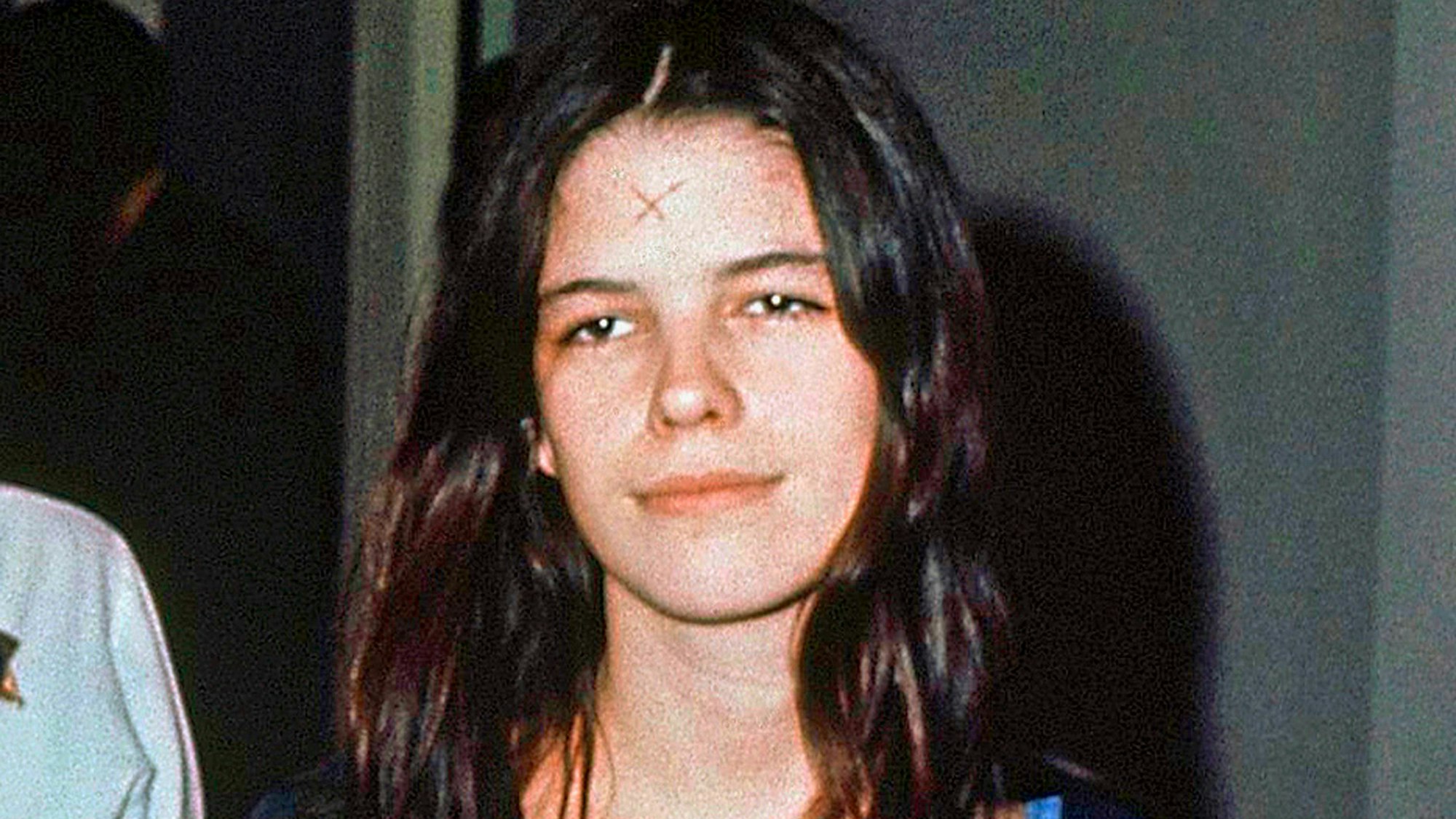 Leslie Van Houten in einem Gefängnis in Los Angeles. Fast 50 Jahre nach einer Mordserie in Los Angeles könnte eine frühere Anhängerin des Sektenführers Charles Manson aus der Haft entlassen werden.