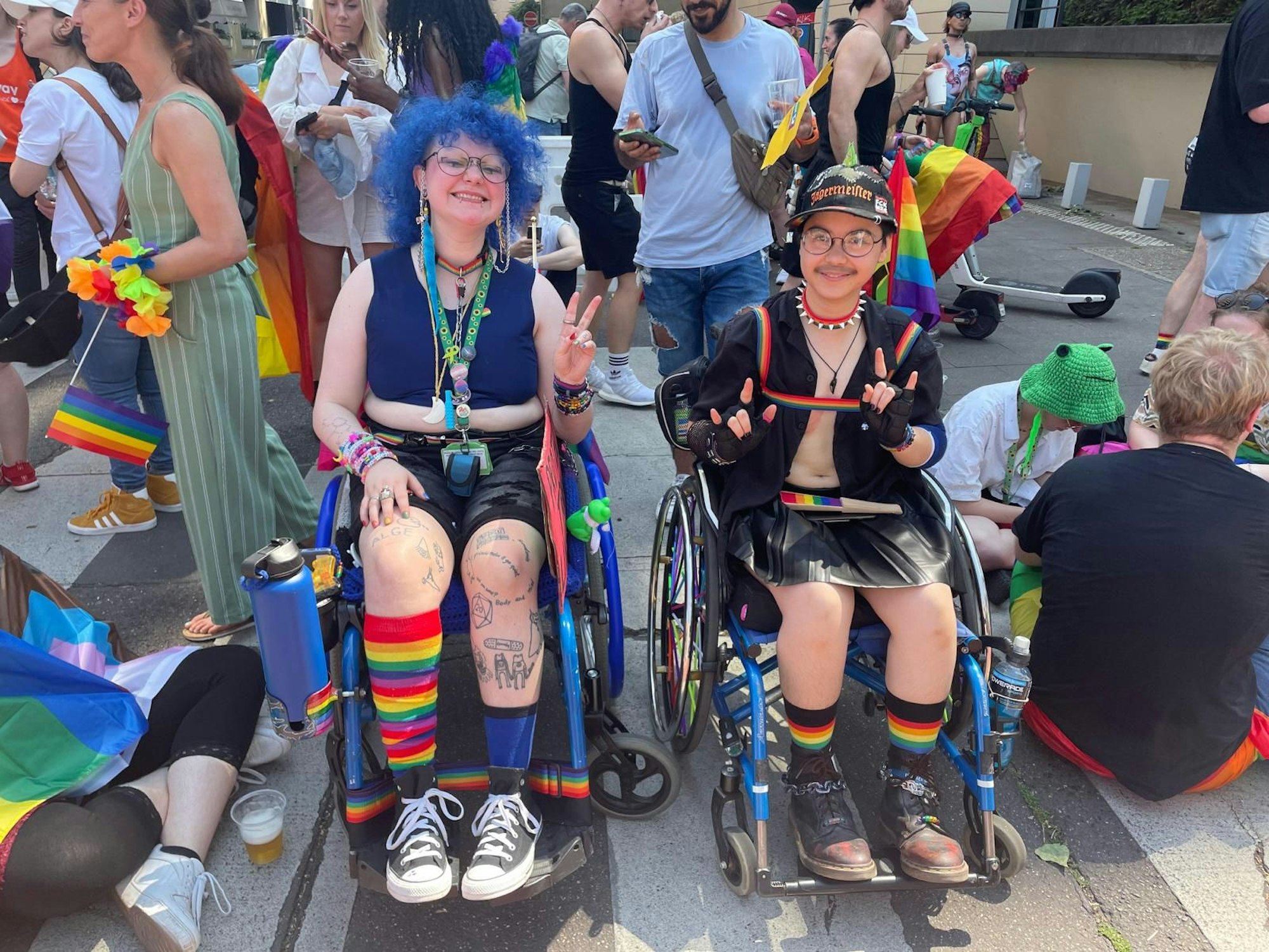 Auch Mio und Panic sind bei der CSD-Parade dabei. Beide sind auf den Rollstuhl angewiesen.