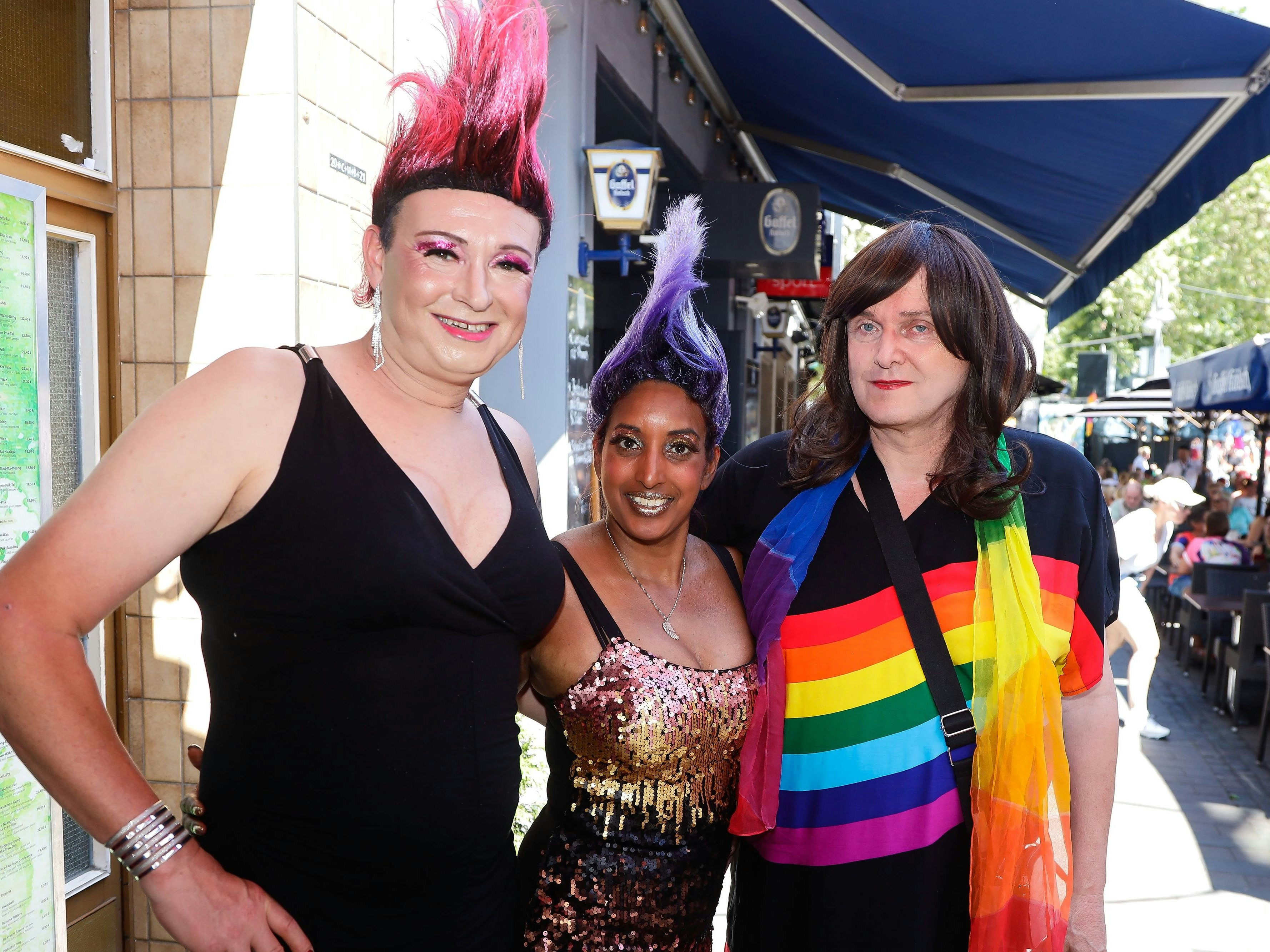 Kim (52), Sabina (42) und Lisa (57) am Heumarkt