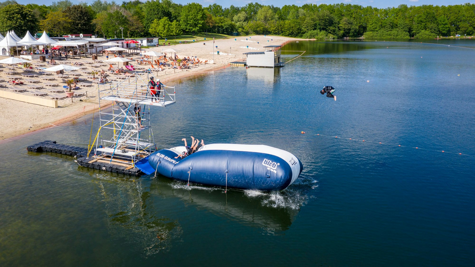 Blick auf den Otto-Maigler-See in Hürth.