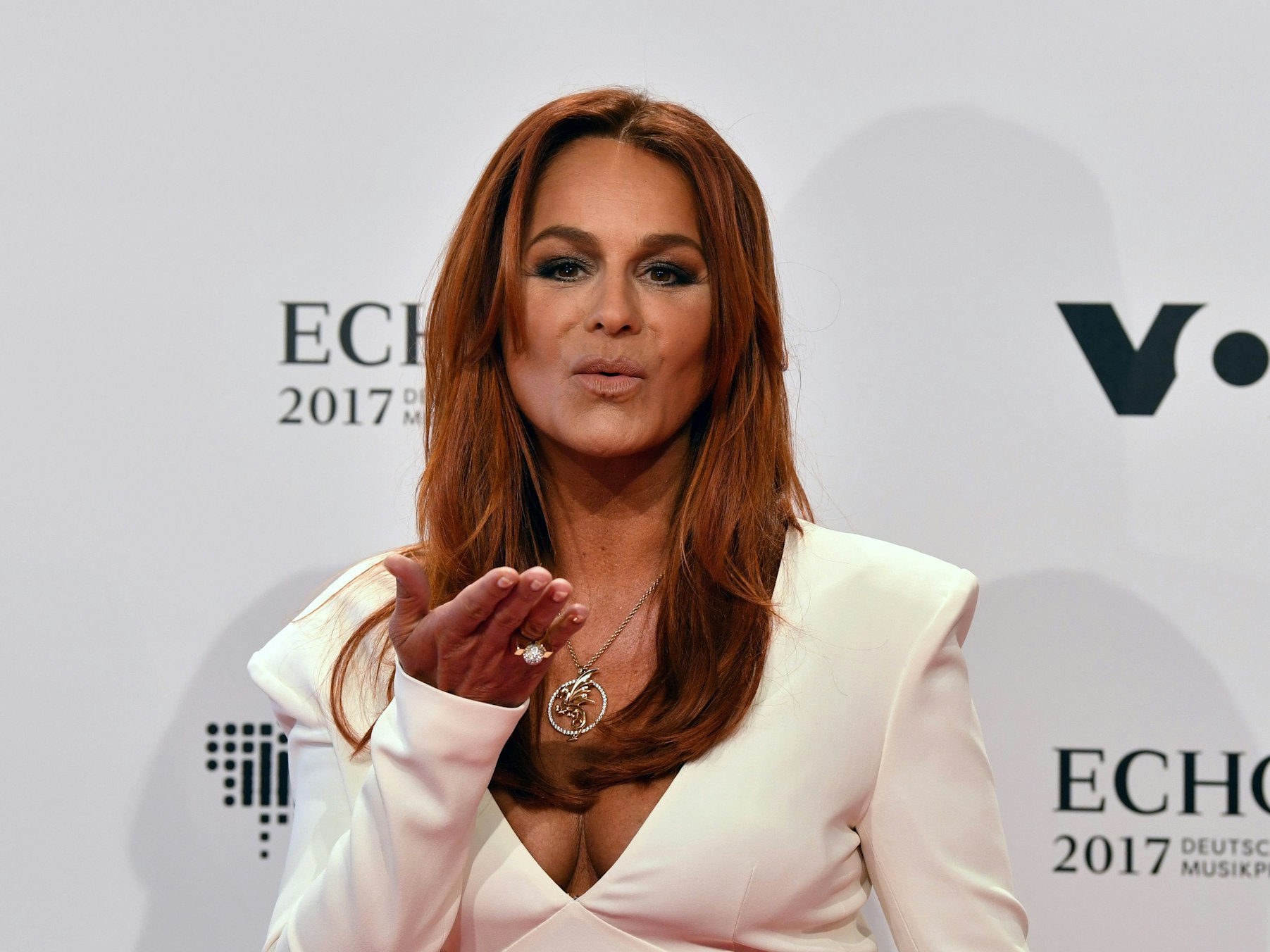 Die Sängerin Andrea Berg kommt am 06.04.2017 in Berlin zu der 26. Verleihung des Deutschen Musikpreises Echo.