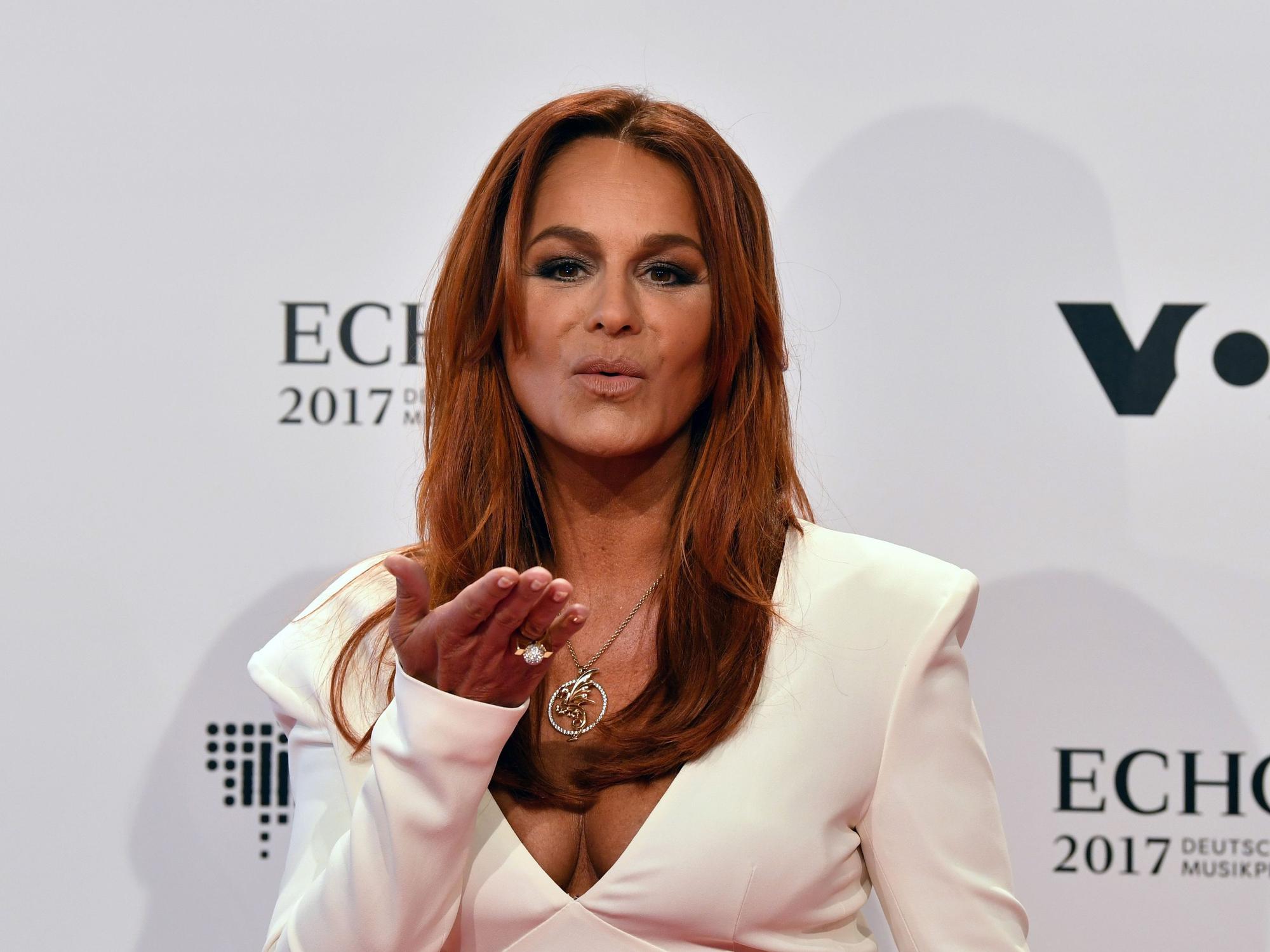Die Sängerin Andrea Berg kommt am 06.04.2017 in Berlin zu der 26. Verleihung des Deutschen Musikpreises Echo.