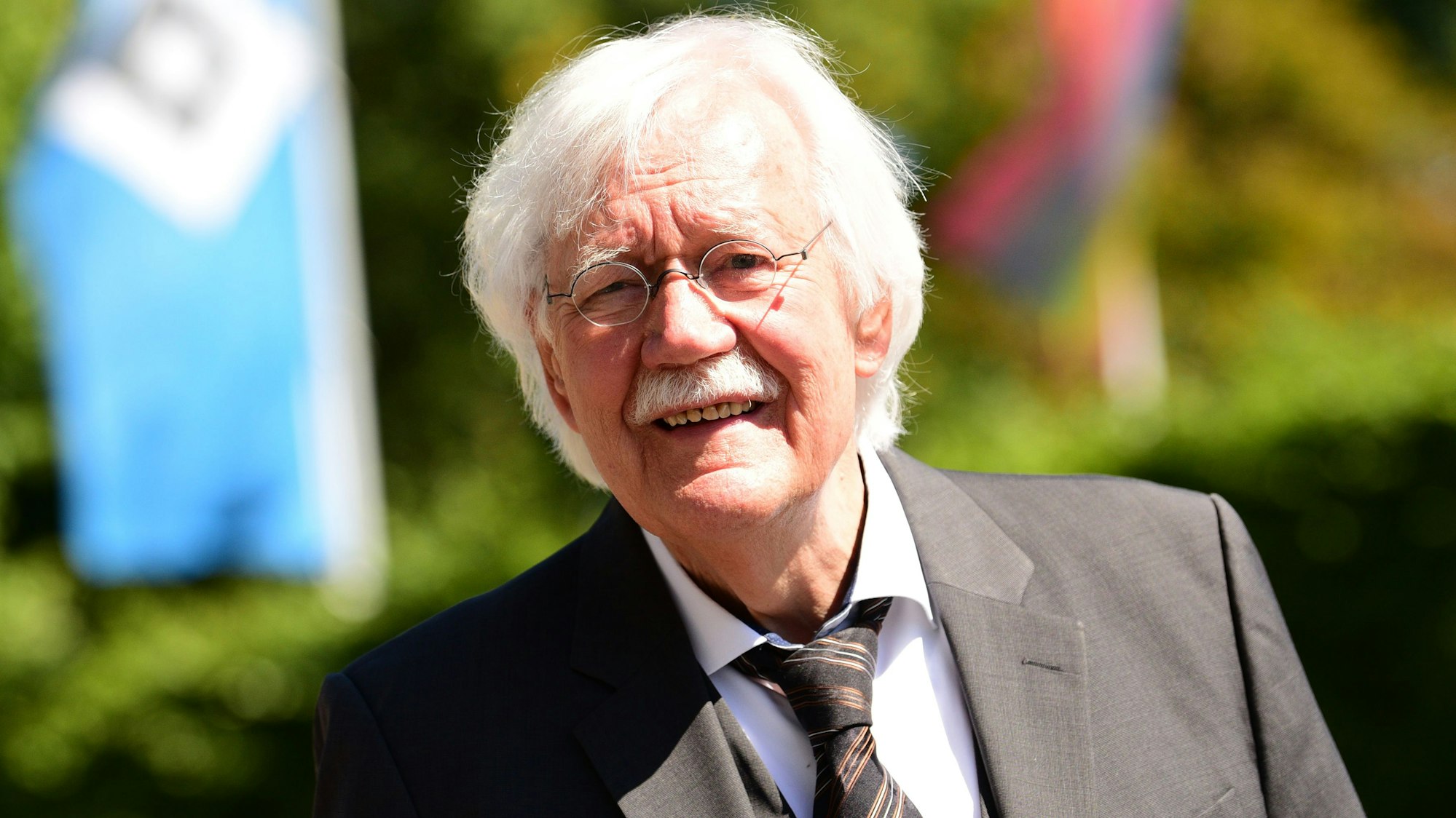 Carlo von Tiedemann, Moderator, kommt zu der Trauerfeier von Fußball-Legende Uwe Seeler im Hamburger Volksparkstadion.