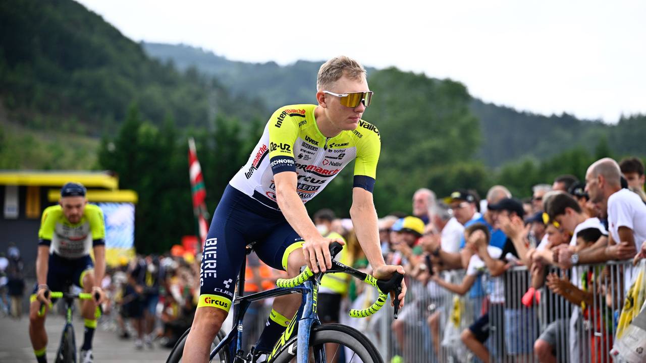 Georg Zimmermann aus Deutschland vom Team Intermarche-Circus Wanty bereitet sich auf den Start vor.