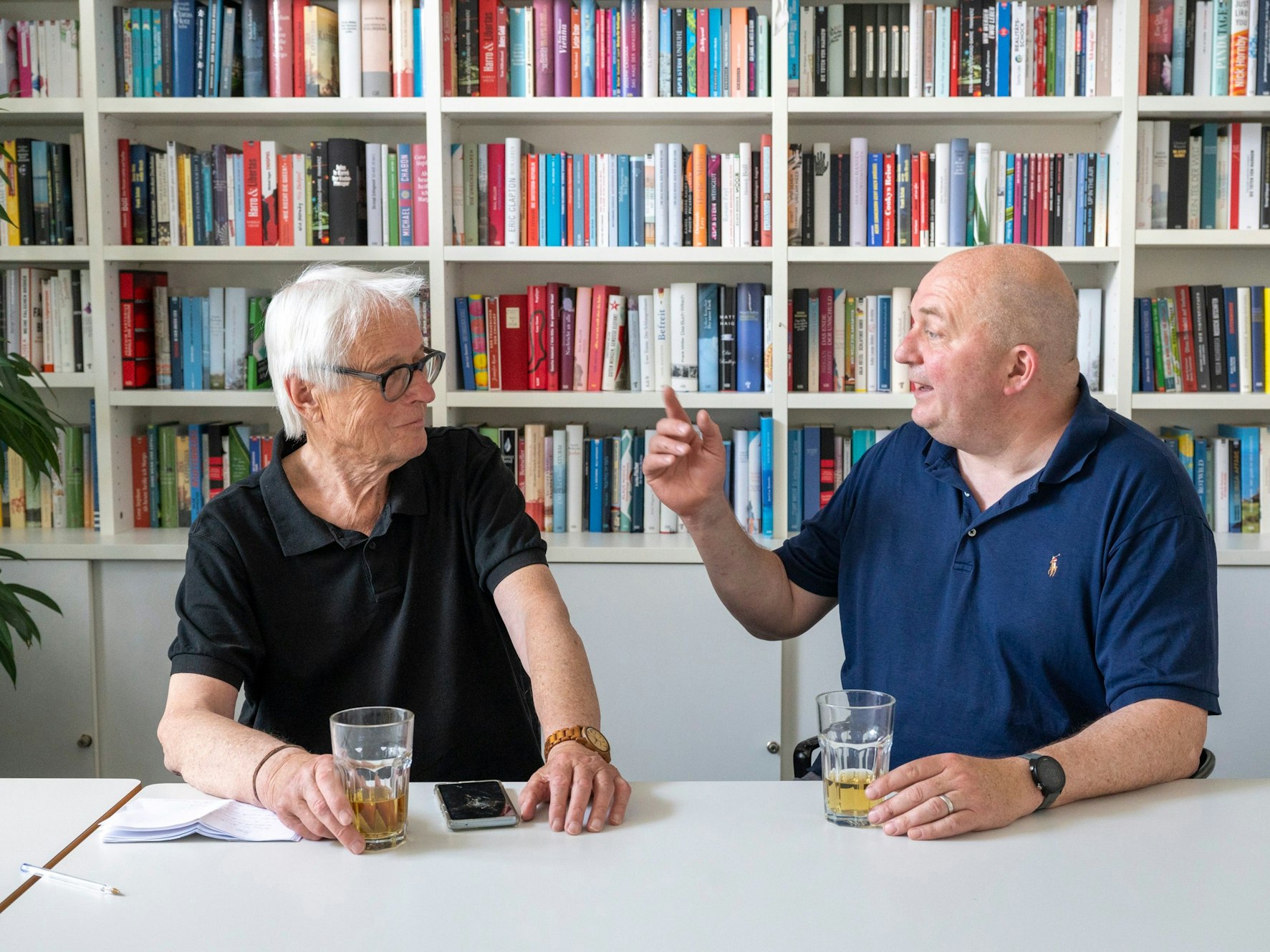 Horst Stellmacher (Sonntag-EXPRESS) und Jörg Thadeusz am 15. Juni 2023 in Köln