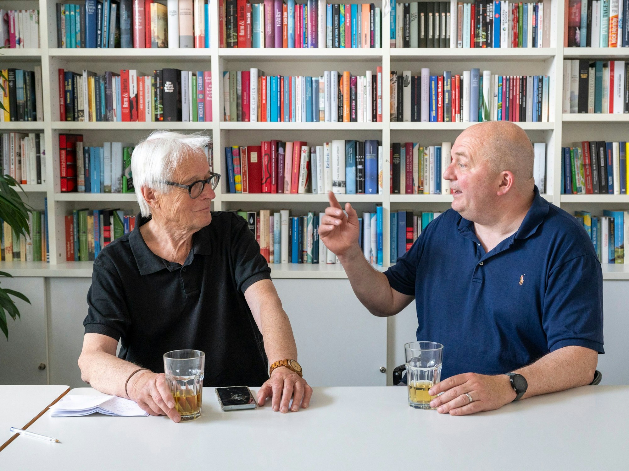 Horst Stellmacher (Sonntag-EXPRESS) und Jörg Thadeusz am 15. Juni 2023 in Köln