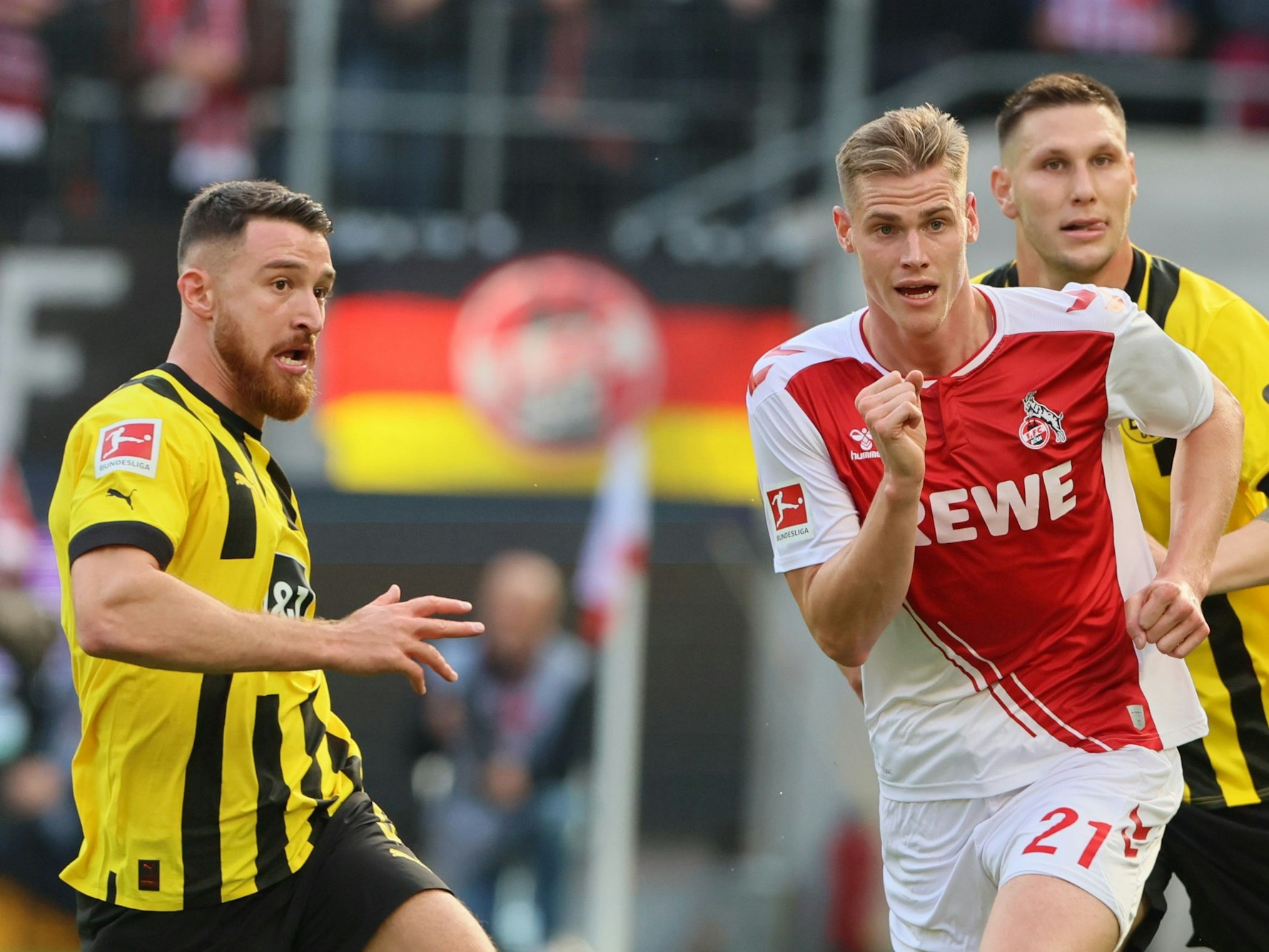 Ex-FC-Profi Salih Özcan (l.) am 1. Oktober 2022 im Spiel zwischen Borussia Dortmund und dem 1. FC Köln.