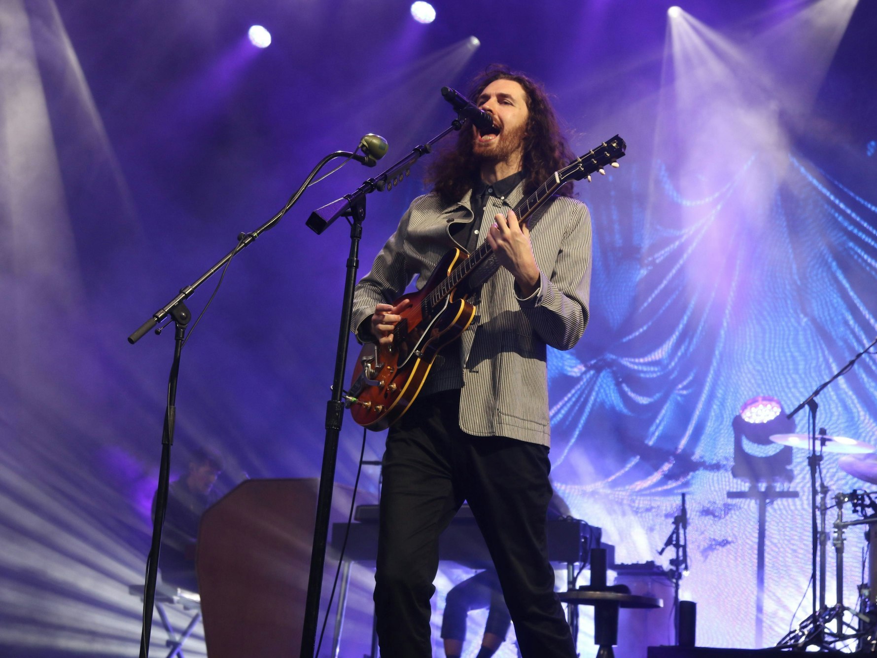 Hozier am 5. Juli 2023 bei einem Auftritt in Manchester.