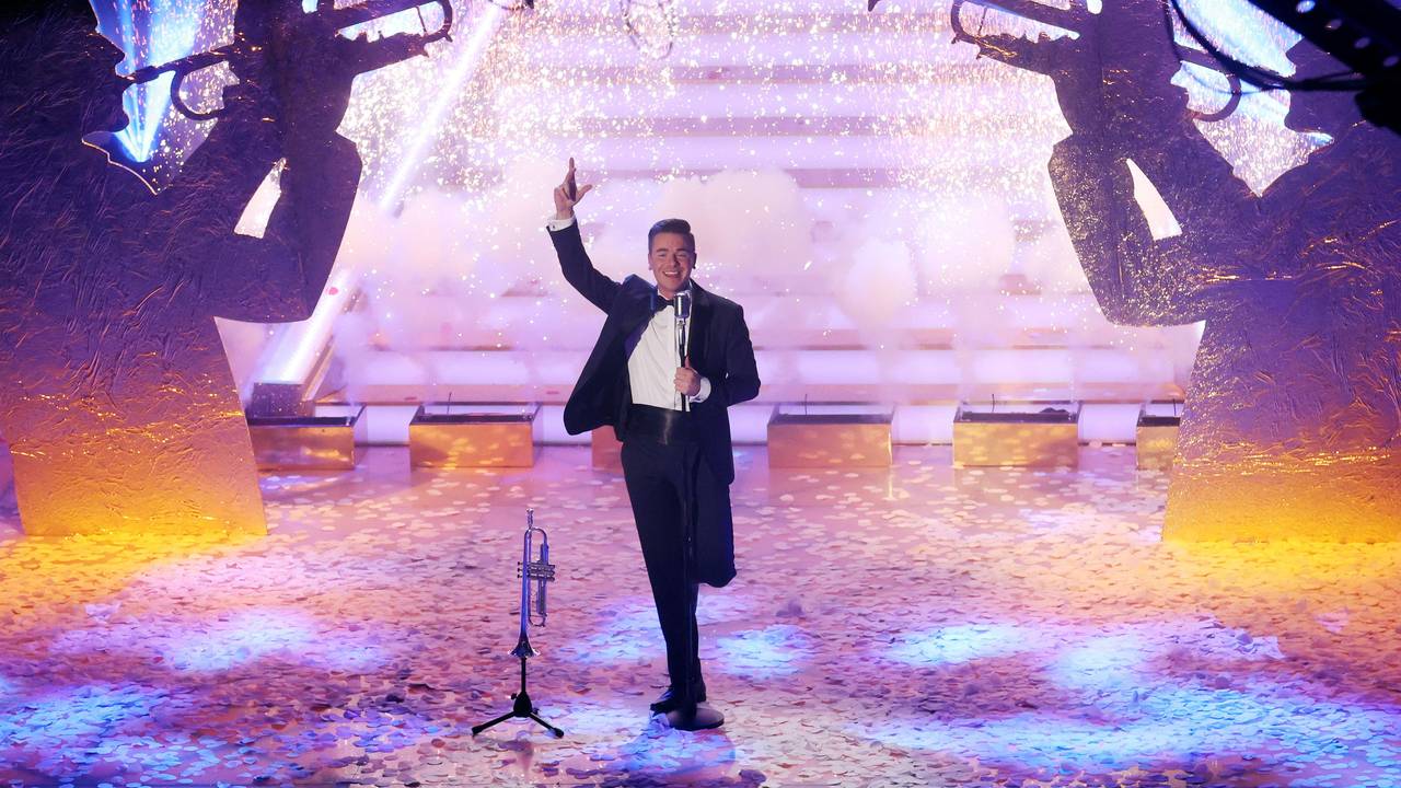 Eric Philippi tritt auf bei der Aufzeichnung der ARD Sendung ‚Das Adventsfest der 100 000 Lichter‘ 2022 auf.