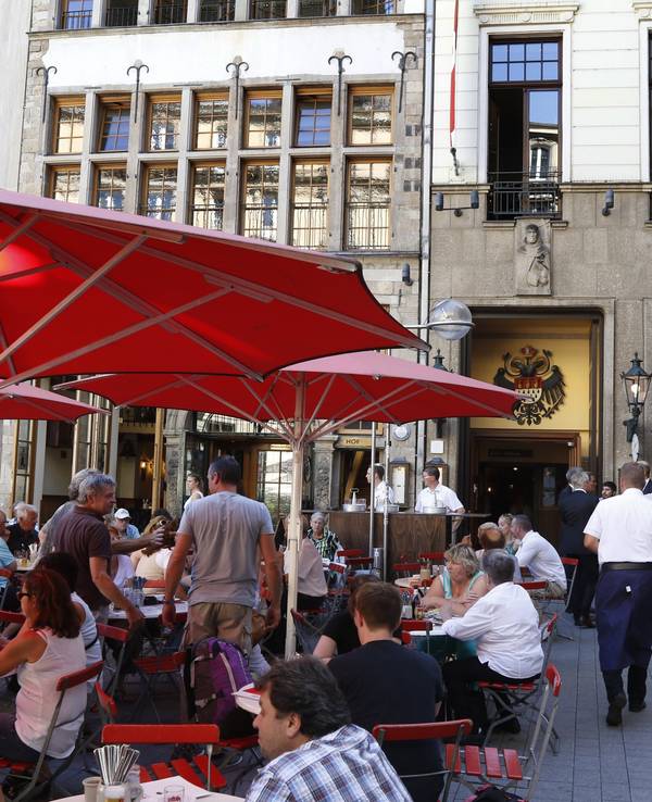Außensicht auf das Früh am Dom.