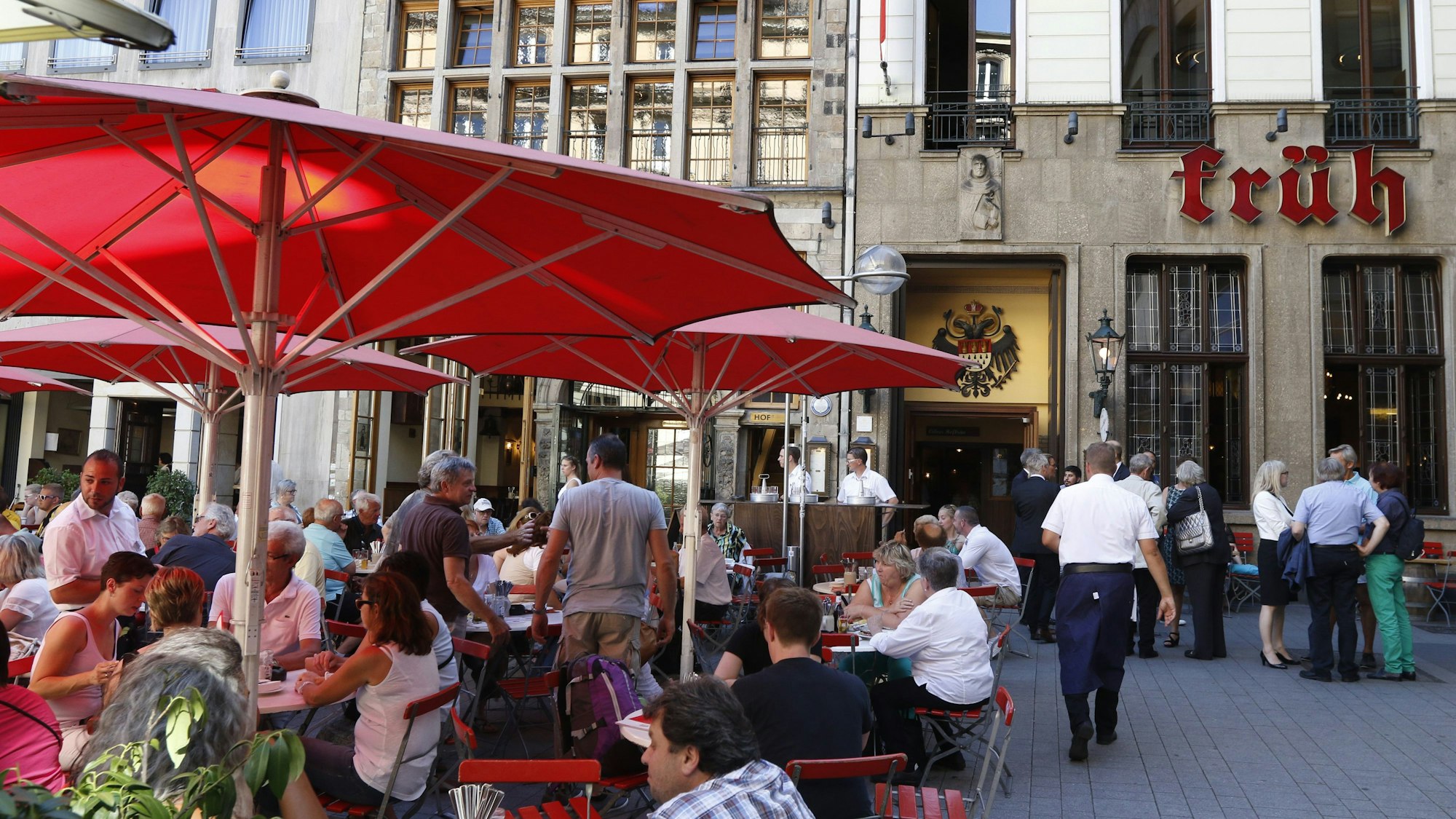 Außensicht auf das Früh am Dom.