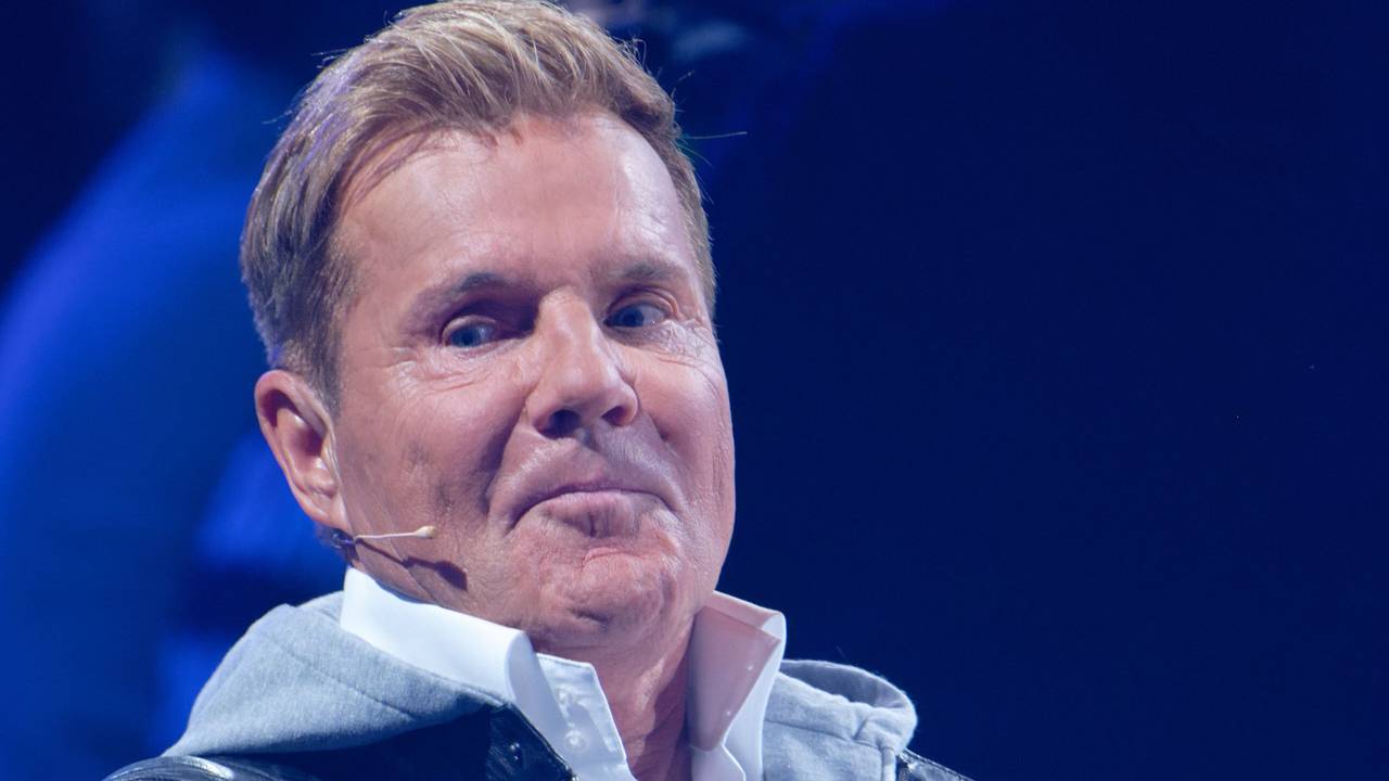 Der Juror Dieter Bohlen sitzt beim Halbfinale der Castingshow «Deutschland sucht den Superstar» auf der Bühne.