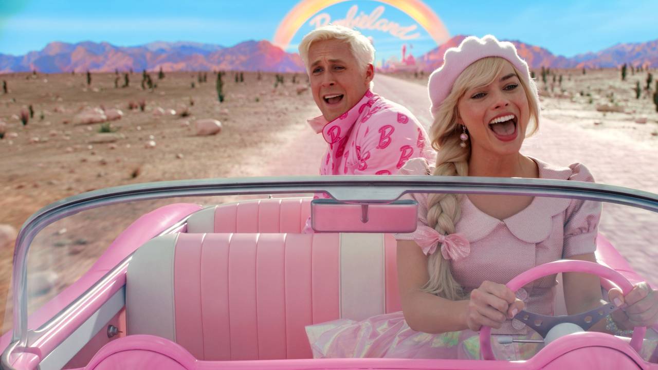 Margot Robbie und Ryan Gosling als Barbie und Ken in "Barbie - Der Film". Deutschlandstart: 20. Juli 2023.