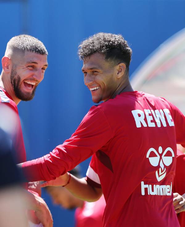 Jeff Chabot und Davie Selke haben Spaß im FC-Training.