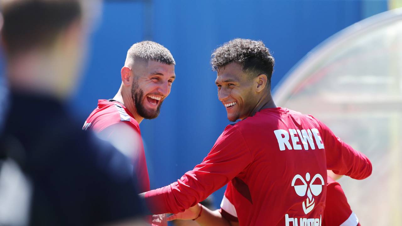 Jeff Chabot und Davie Selke haben Spaß im FC-Training.